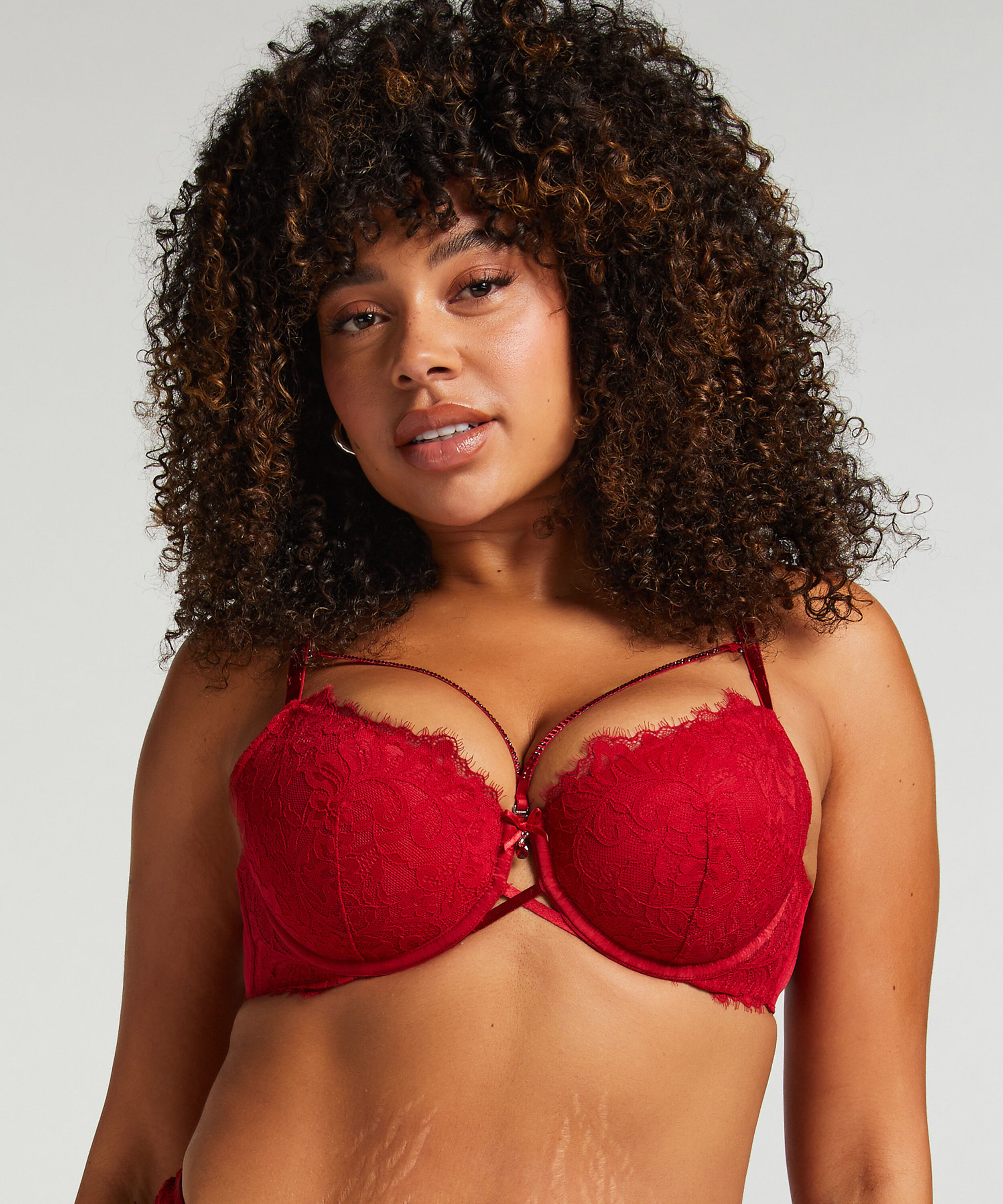 Soutien-gorge à armatures préformé Charlotta, Rouge Soutien-gorge à armatures préformé Charlotta, Rouge