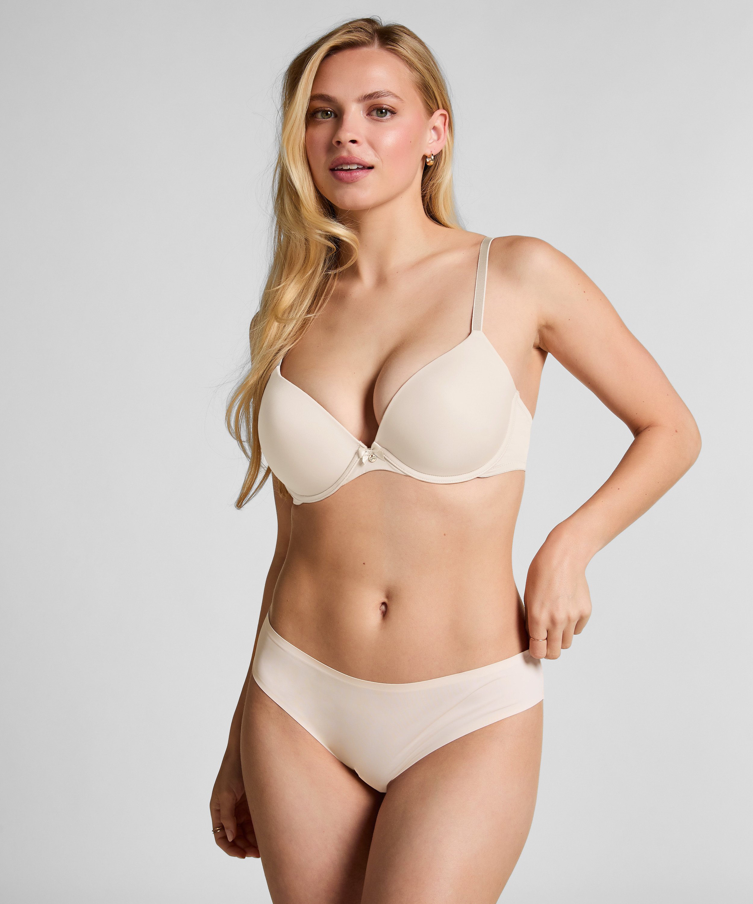Soutien-gorge à armatures préformé Plunge, Beige, main