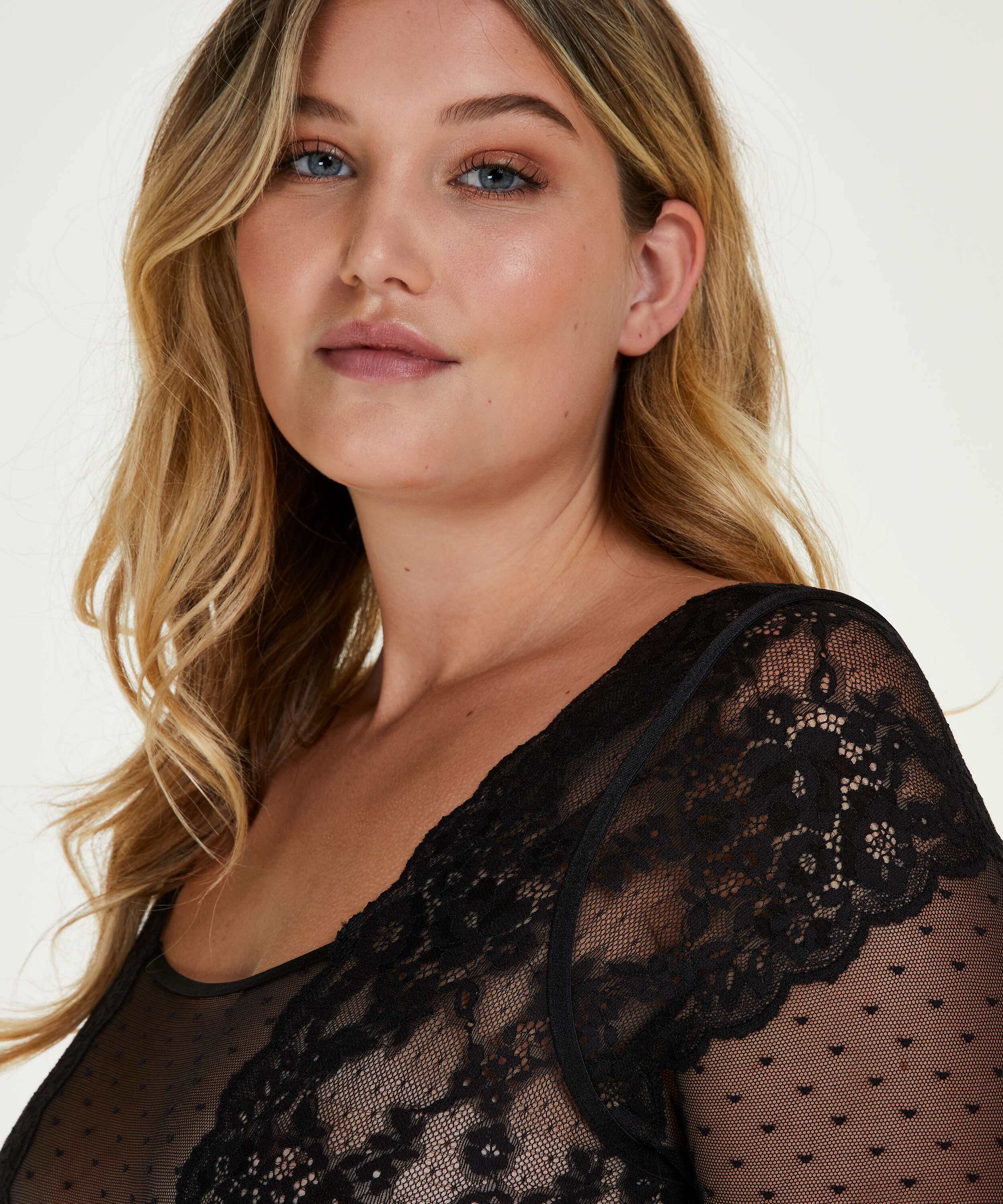 Body Elizabeth, Noir, main