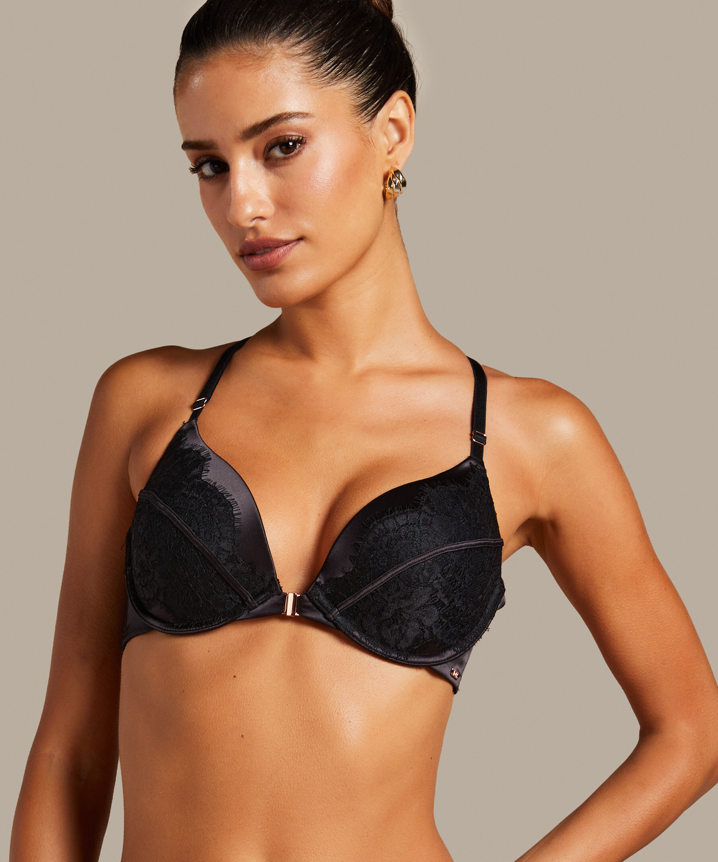 Soutien-gorge push-up à armatures préformé Chalice, Noir Soutien-gorge push-up à armatures préformé Chalice, Noir