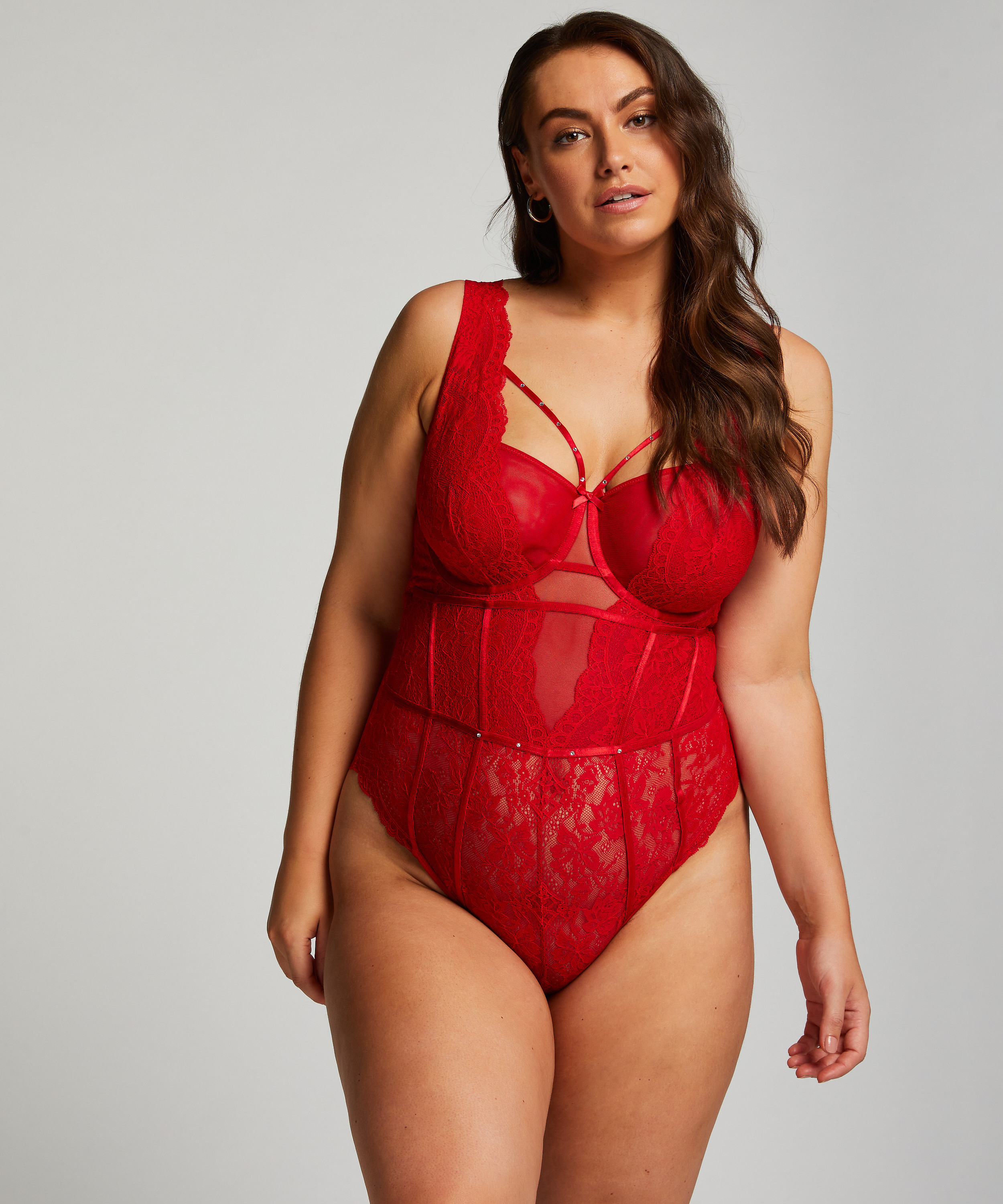 Body Mariah, Rouge, main