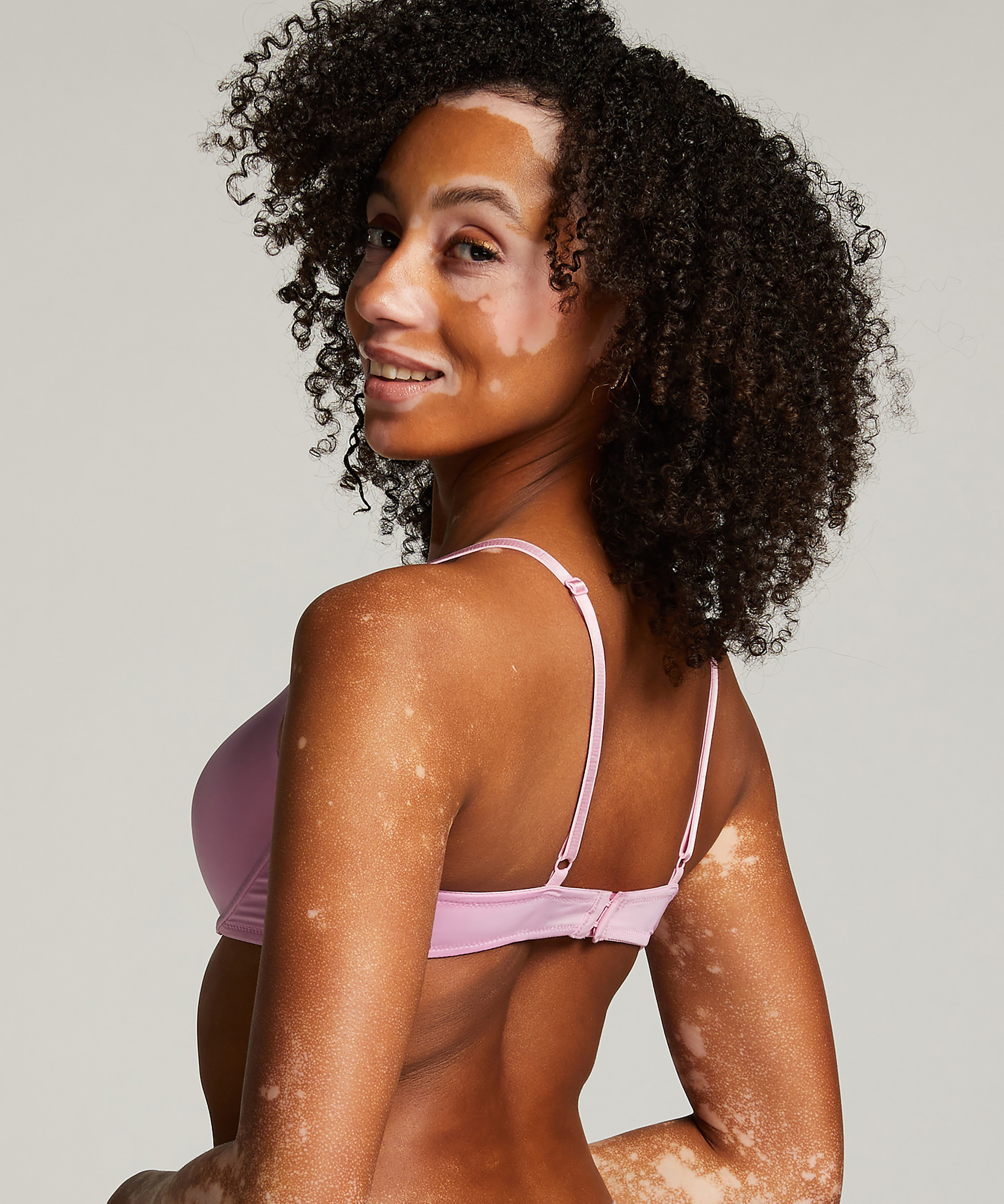 Soutien-gorge à armatures préformé Plunge, Rose, main