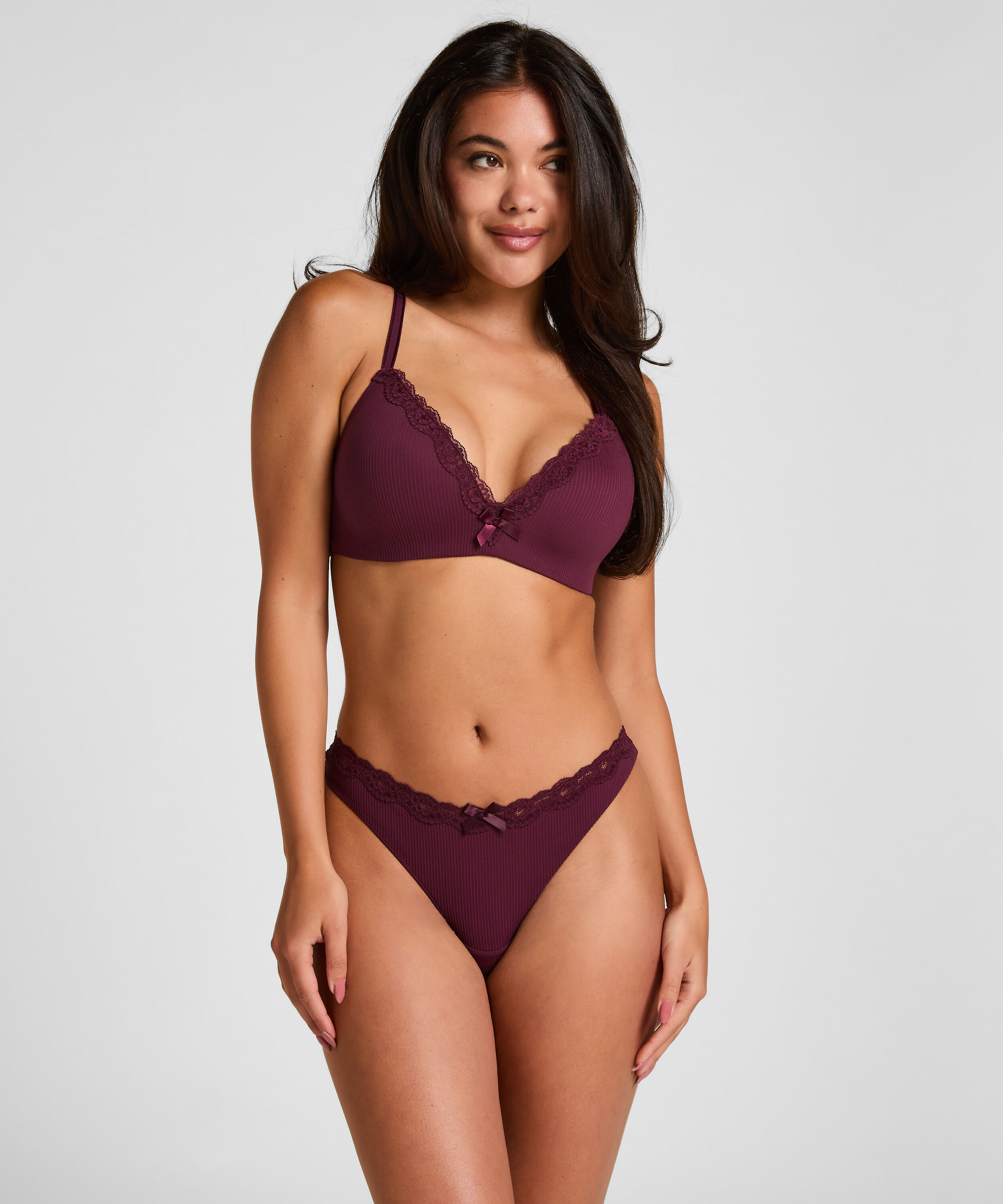 String Lola, Violet String Lola, Violet