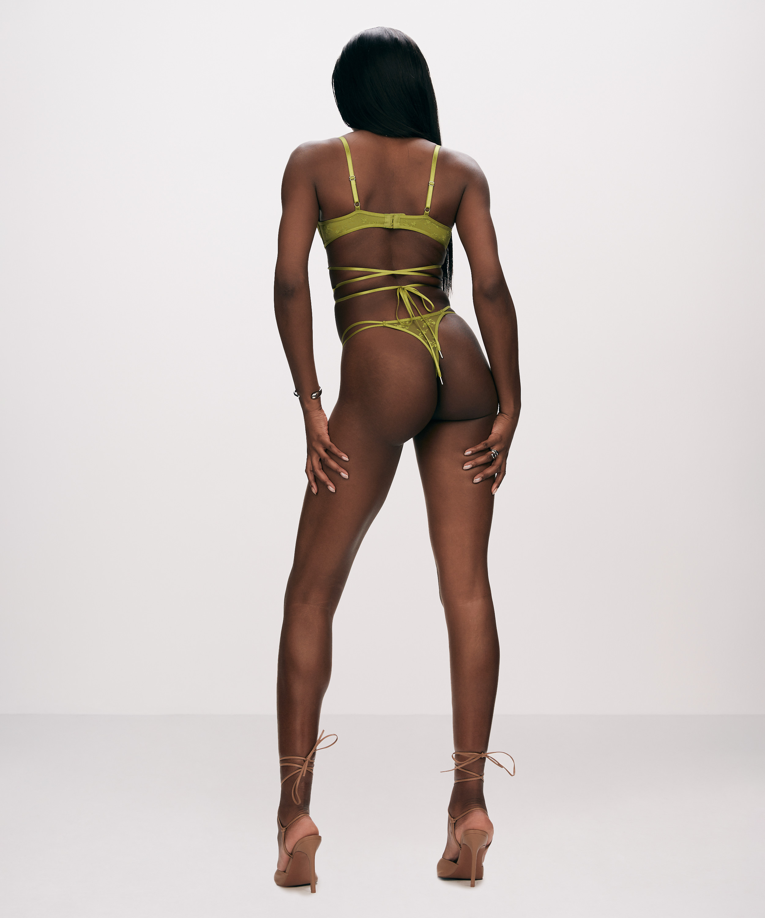 String Minnie, Vert, main