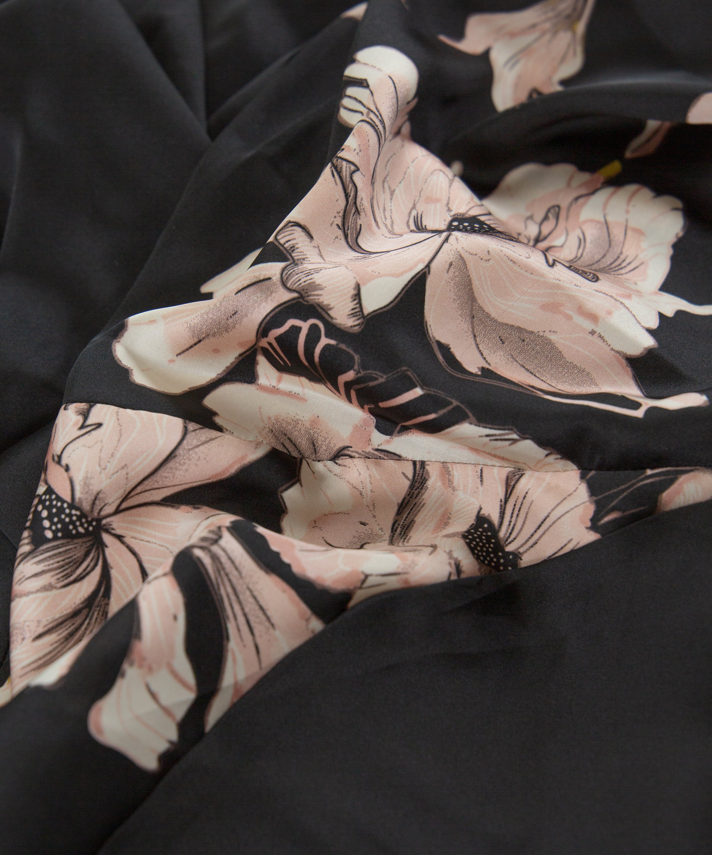 Kimono Satin Bloom, Noir, main