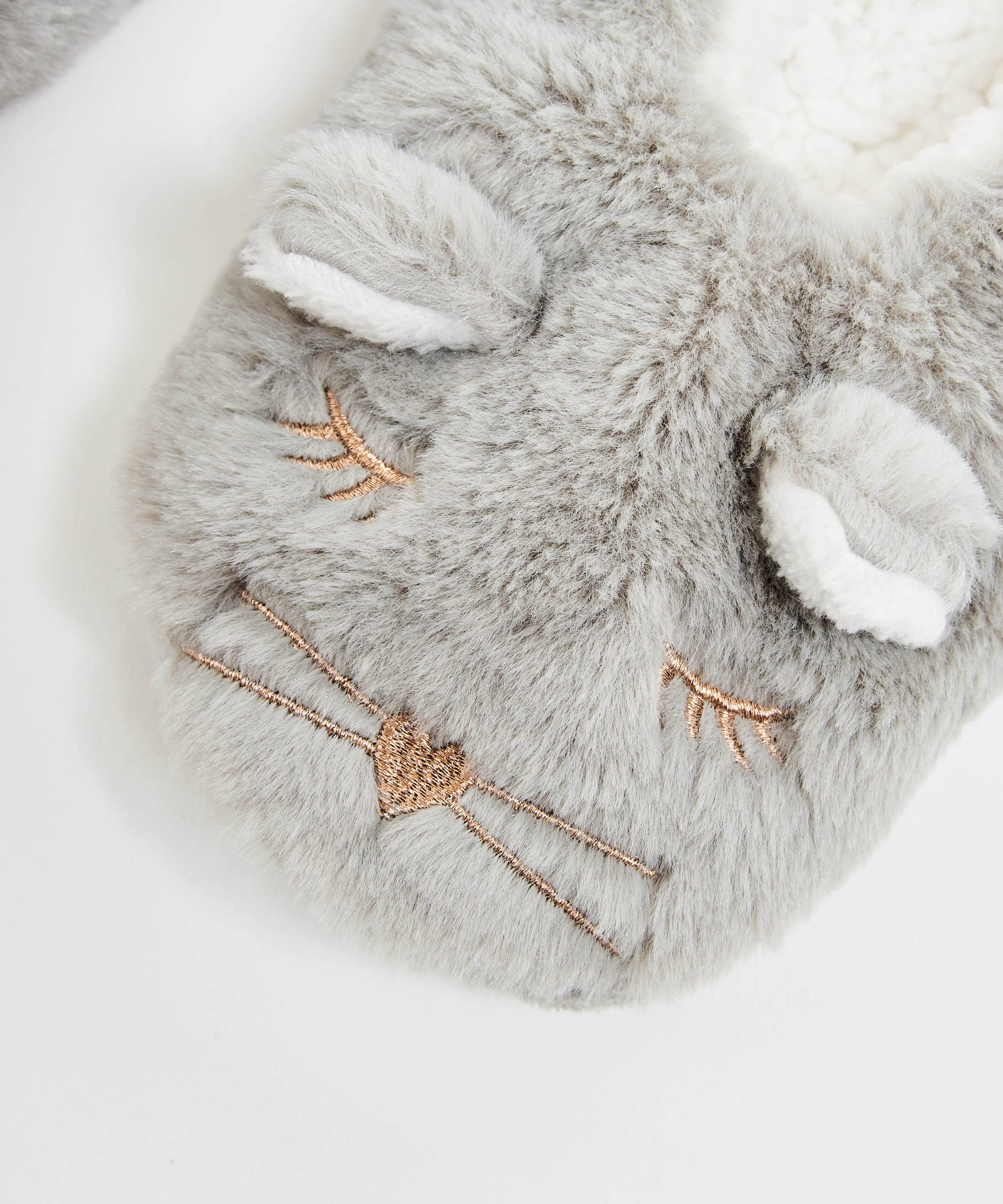 Chaussons, Gris, main