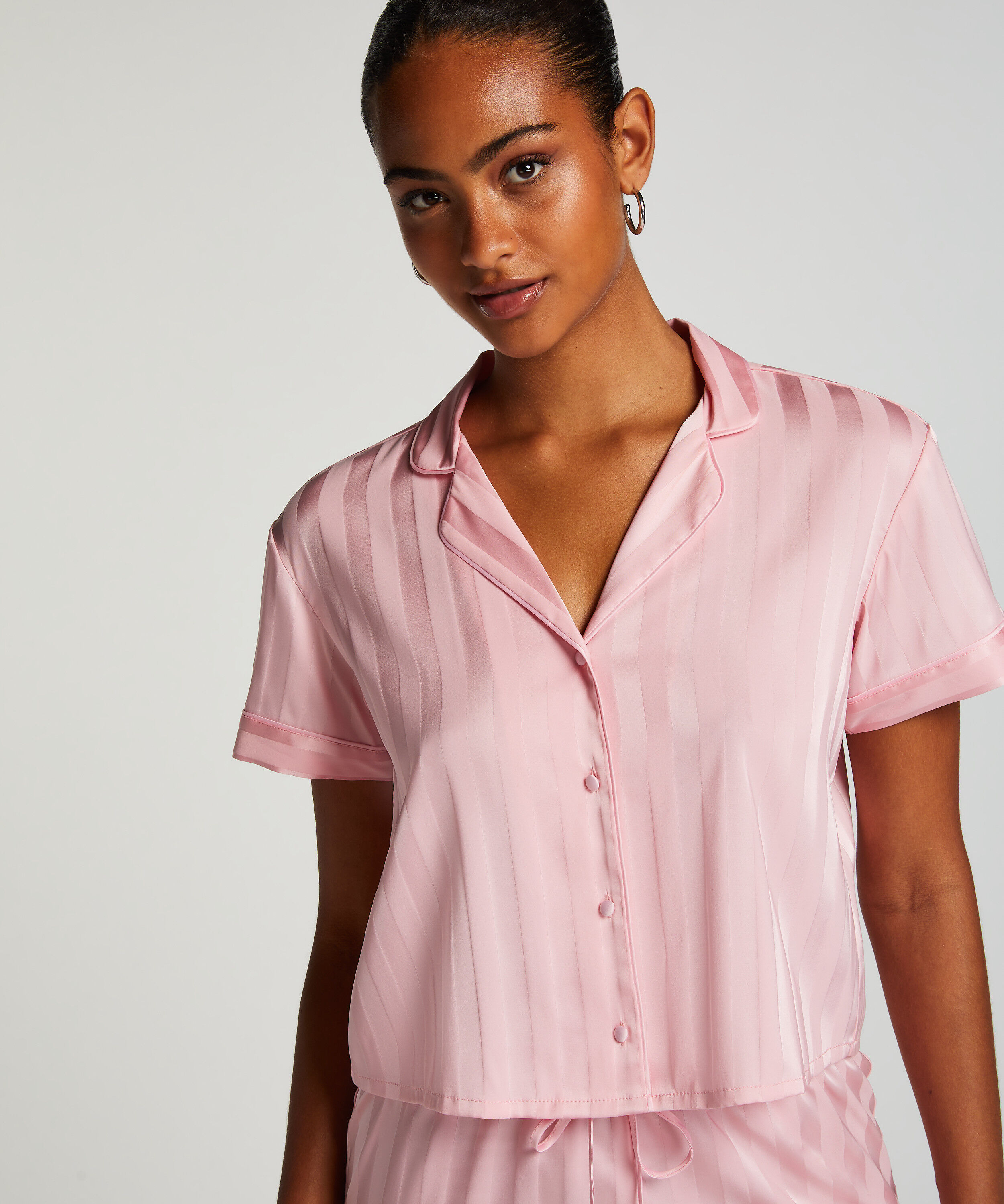 Veste à manches courtes en satin, Rose