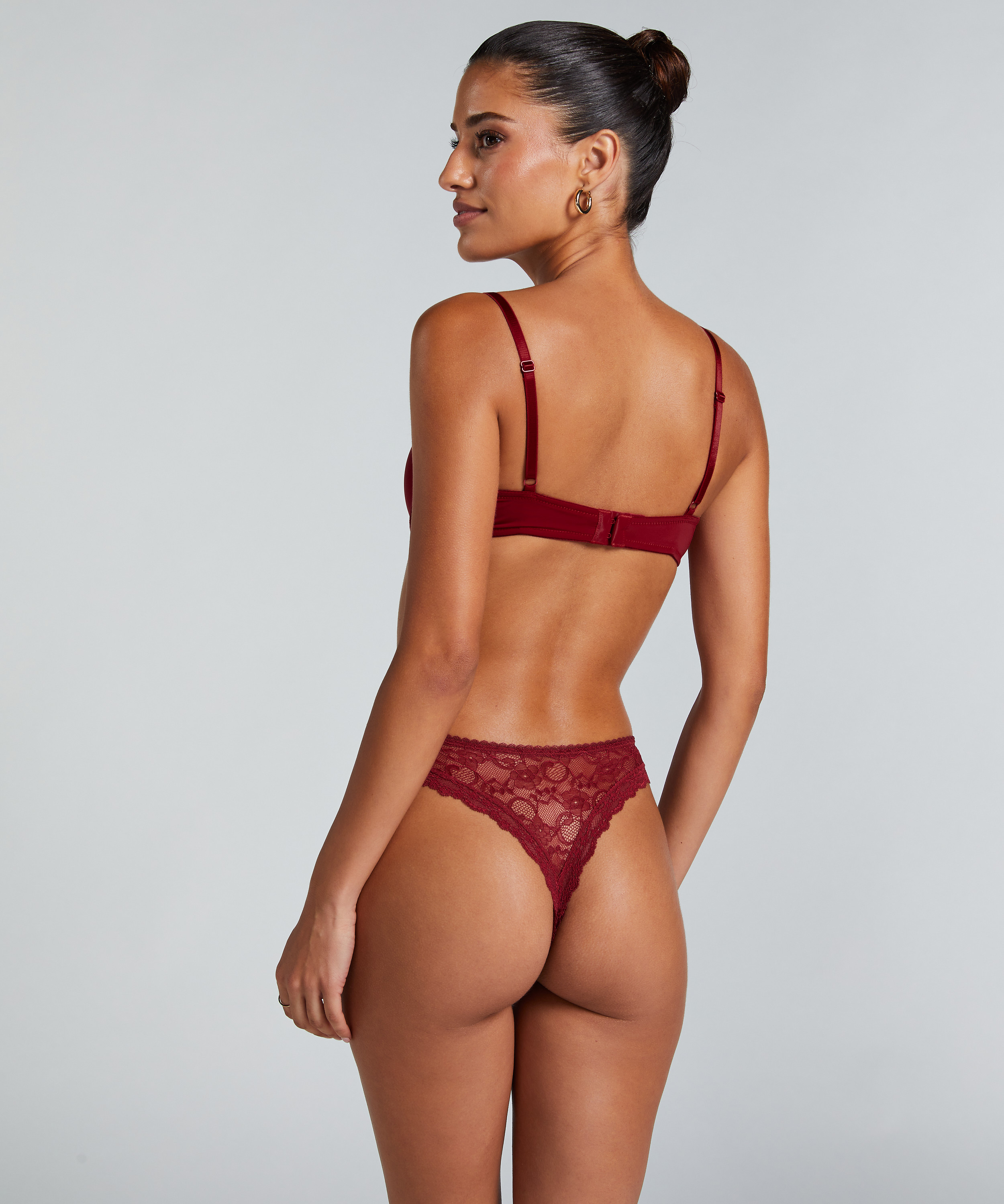 Slip brésilien Riley, Rouge, main