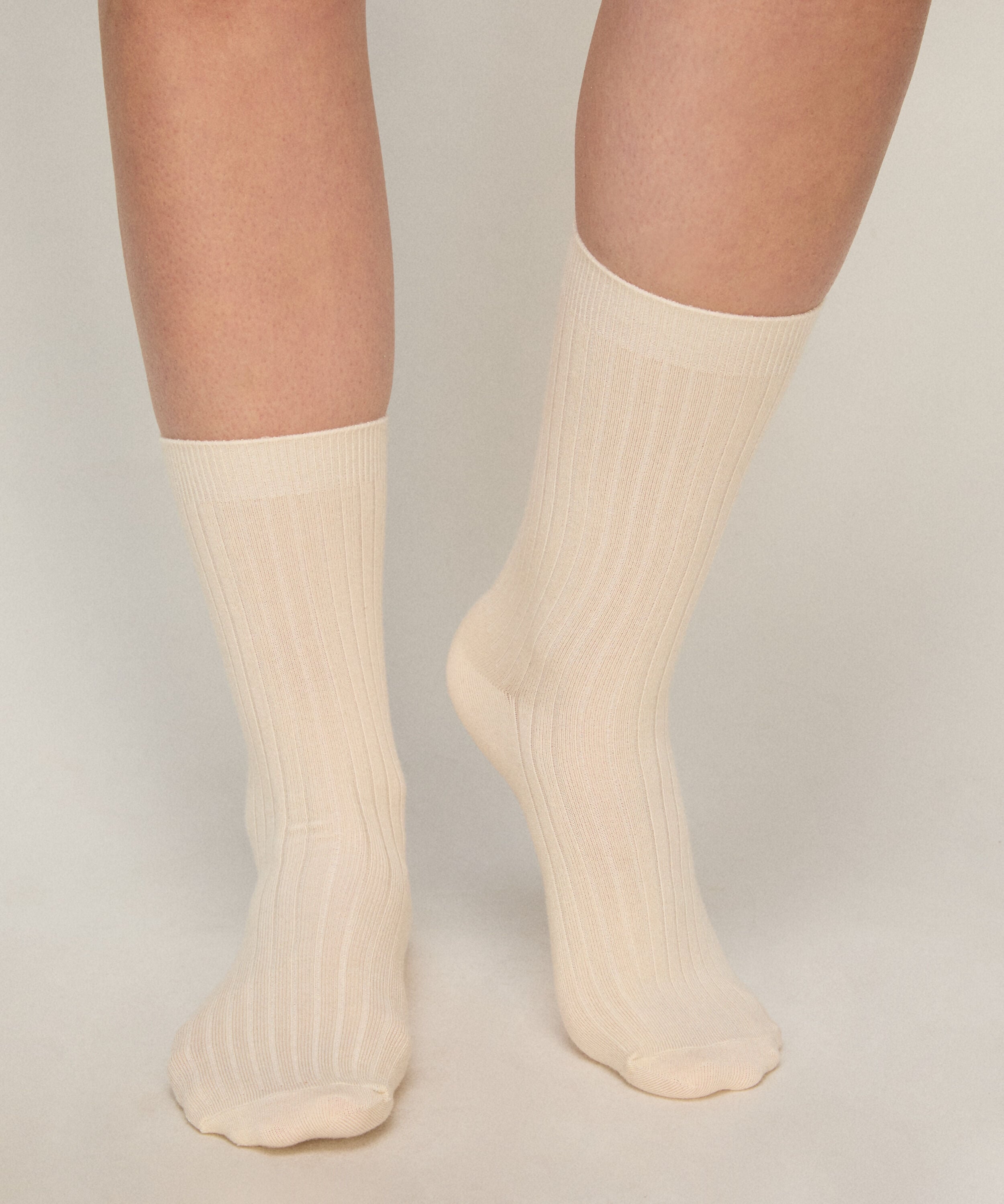 Cashmere Blend Ribbed Socks, Blanc Cashmere Blend Ribbed Socks, Blanc