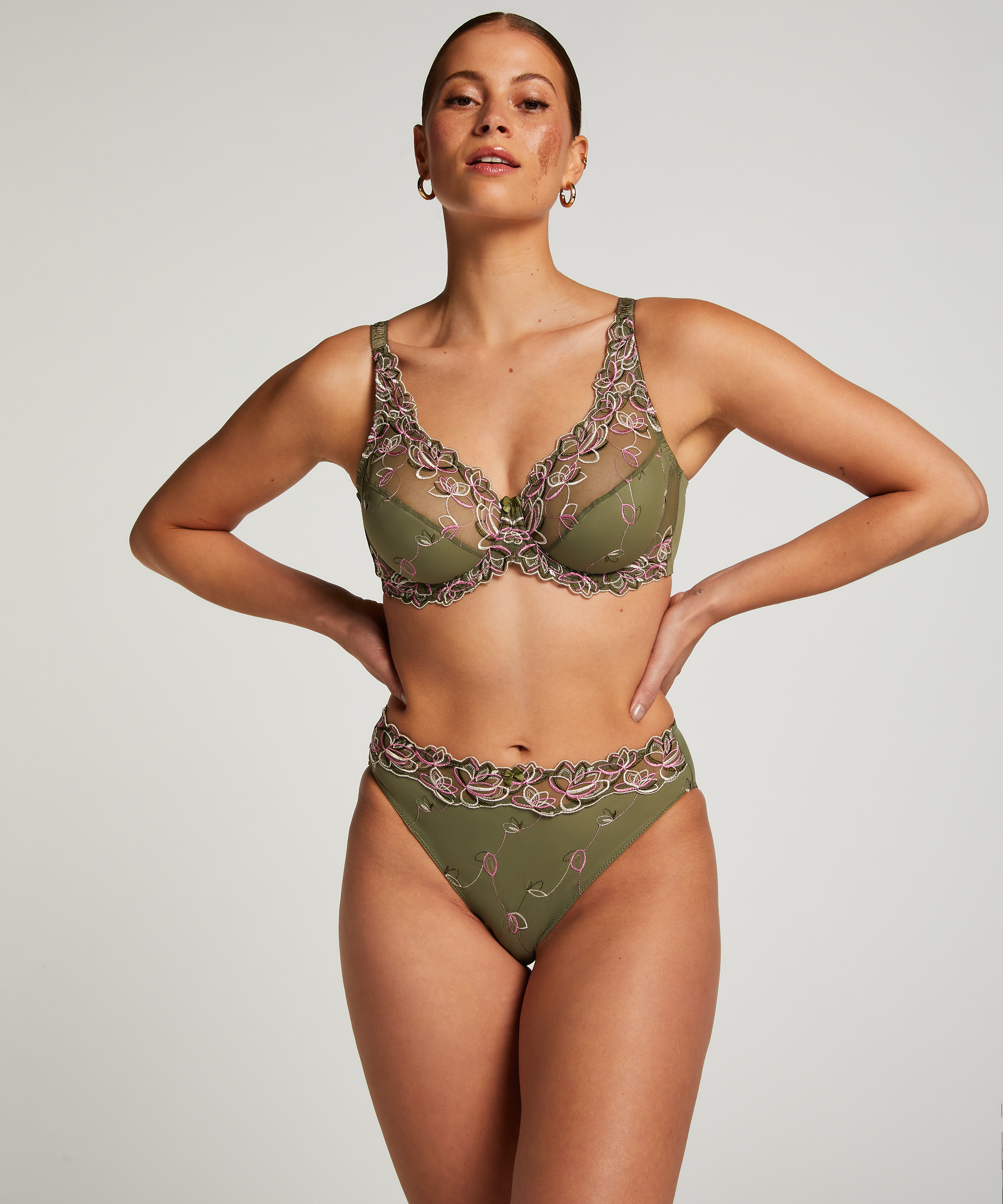 Slip taille haute Diva, Vert, main