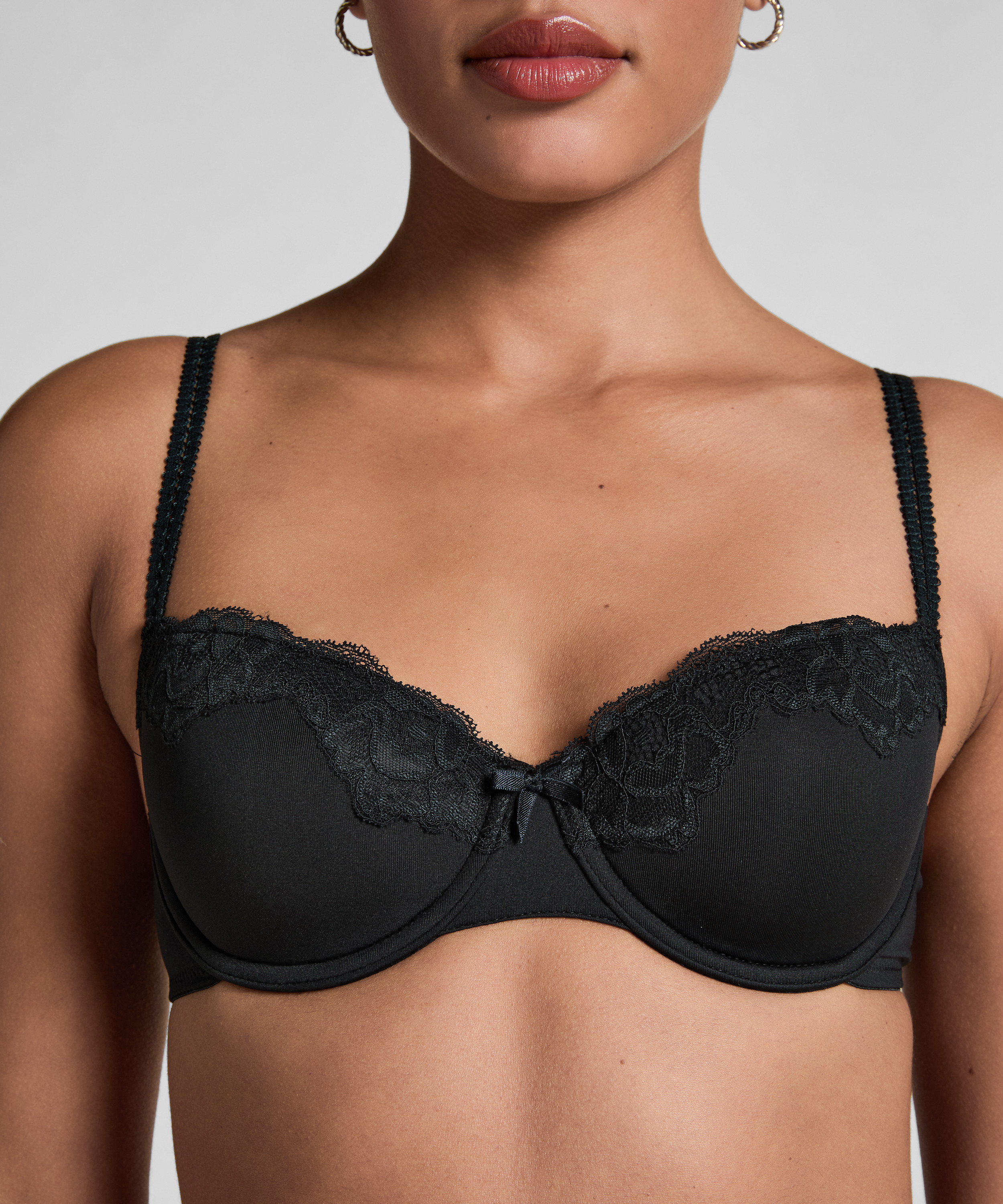 ﻿Soutien-gorge à armatures préformé Secret Lace, Noir, main