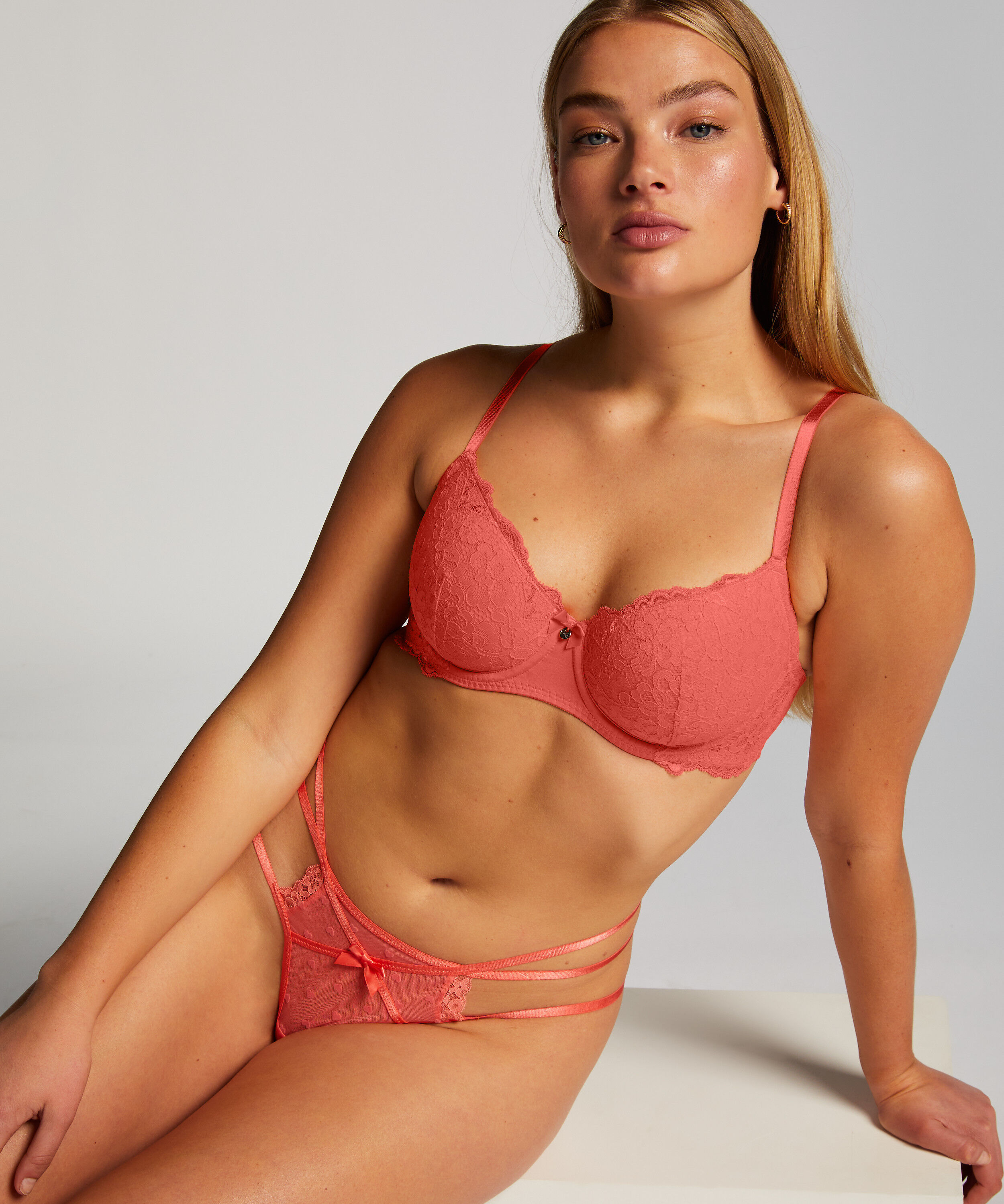 String Melda, Rose