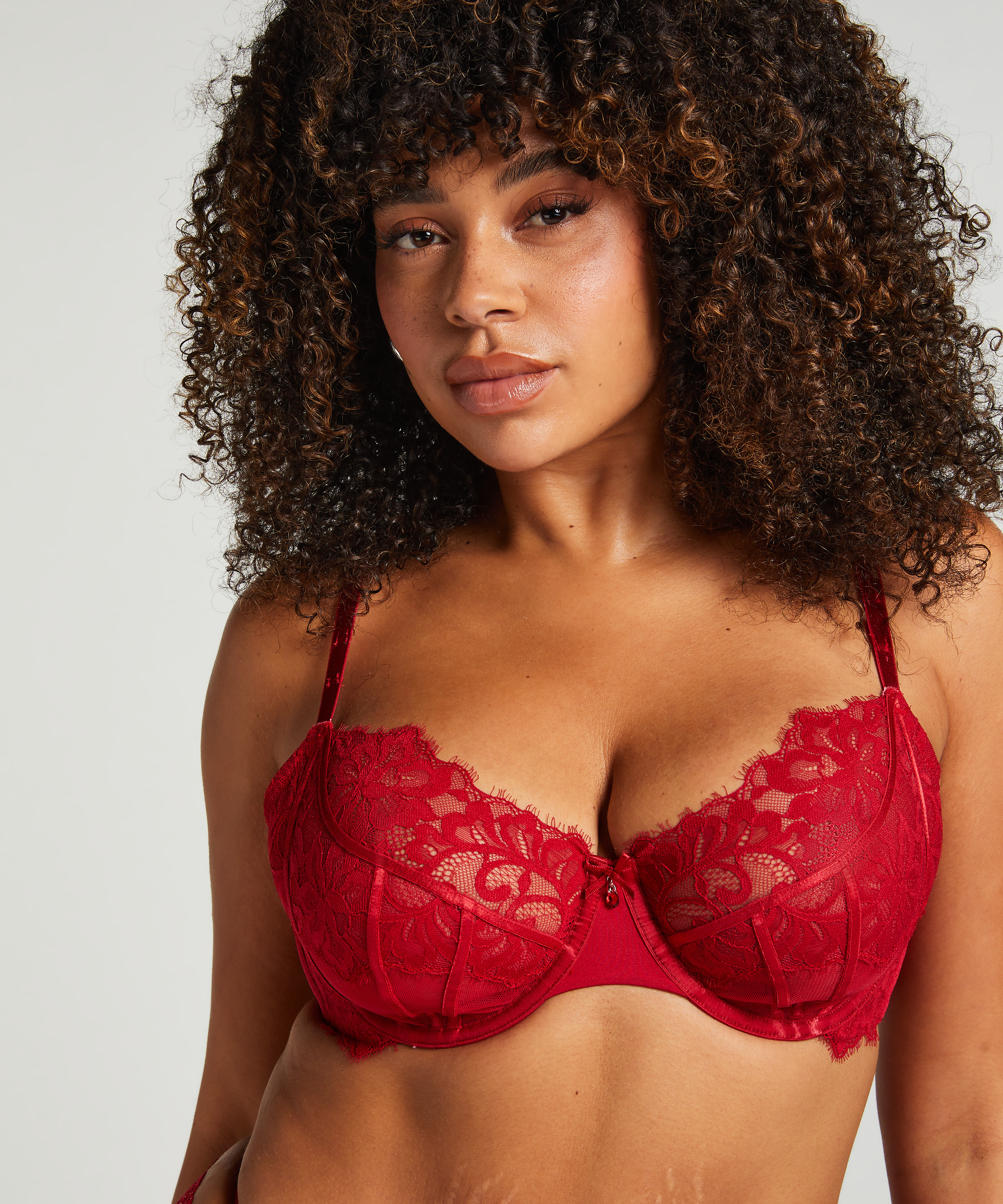 Soutien-gorge à armatures non-préformé Charlotta, Rouge, main