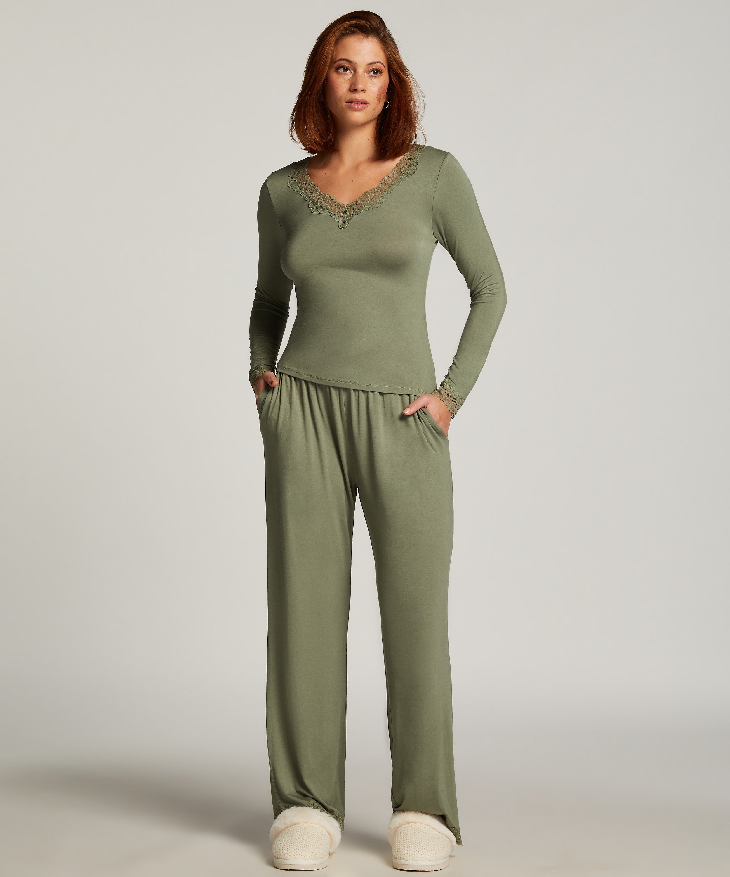 Ensemble de pyjama, Vert, main