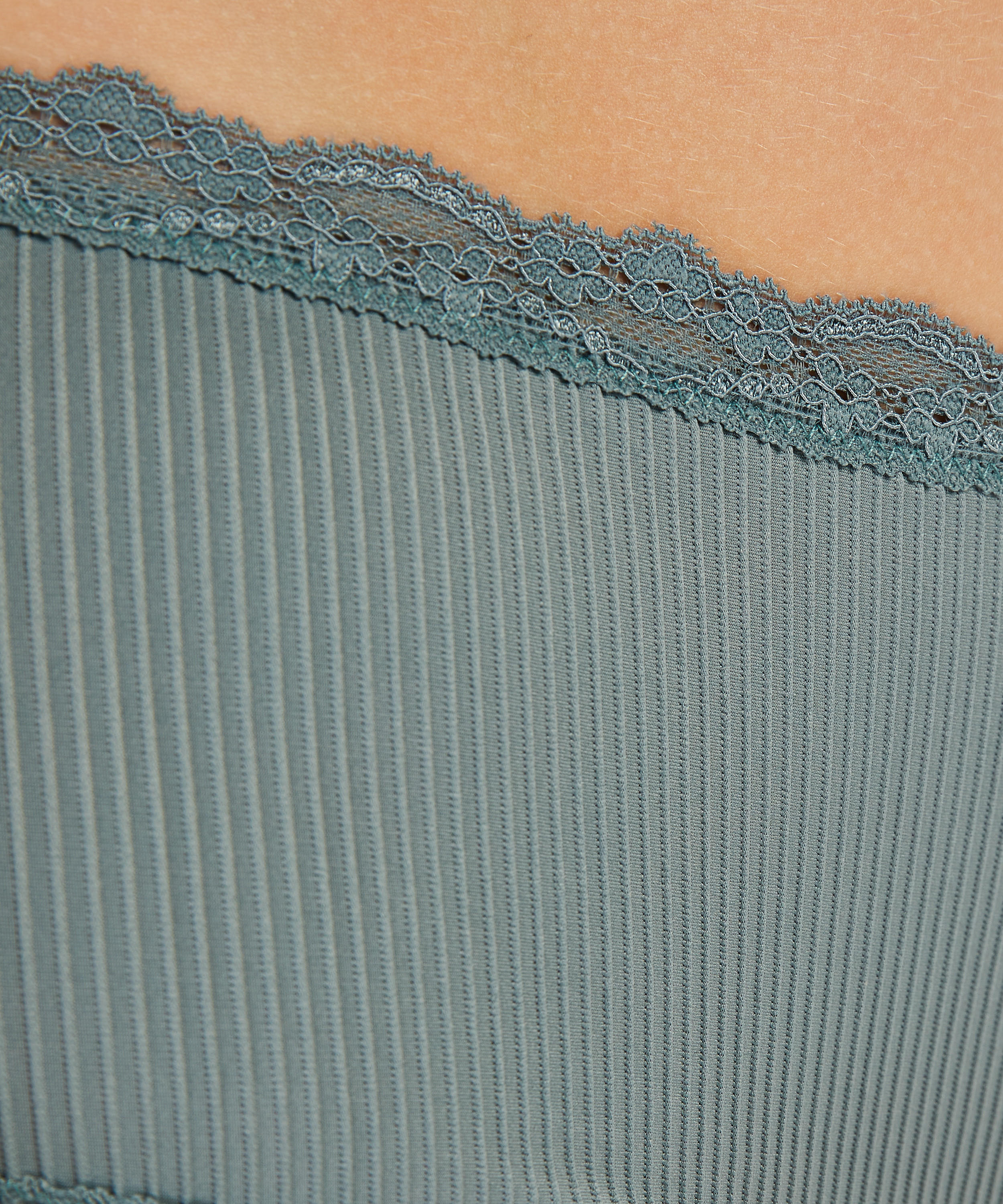 Slip brésilien Miny Curvy, Vert, main