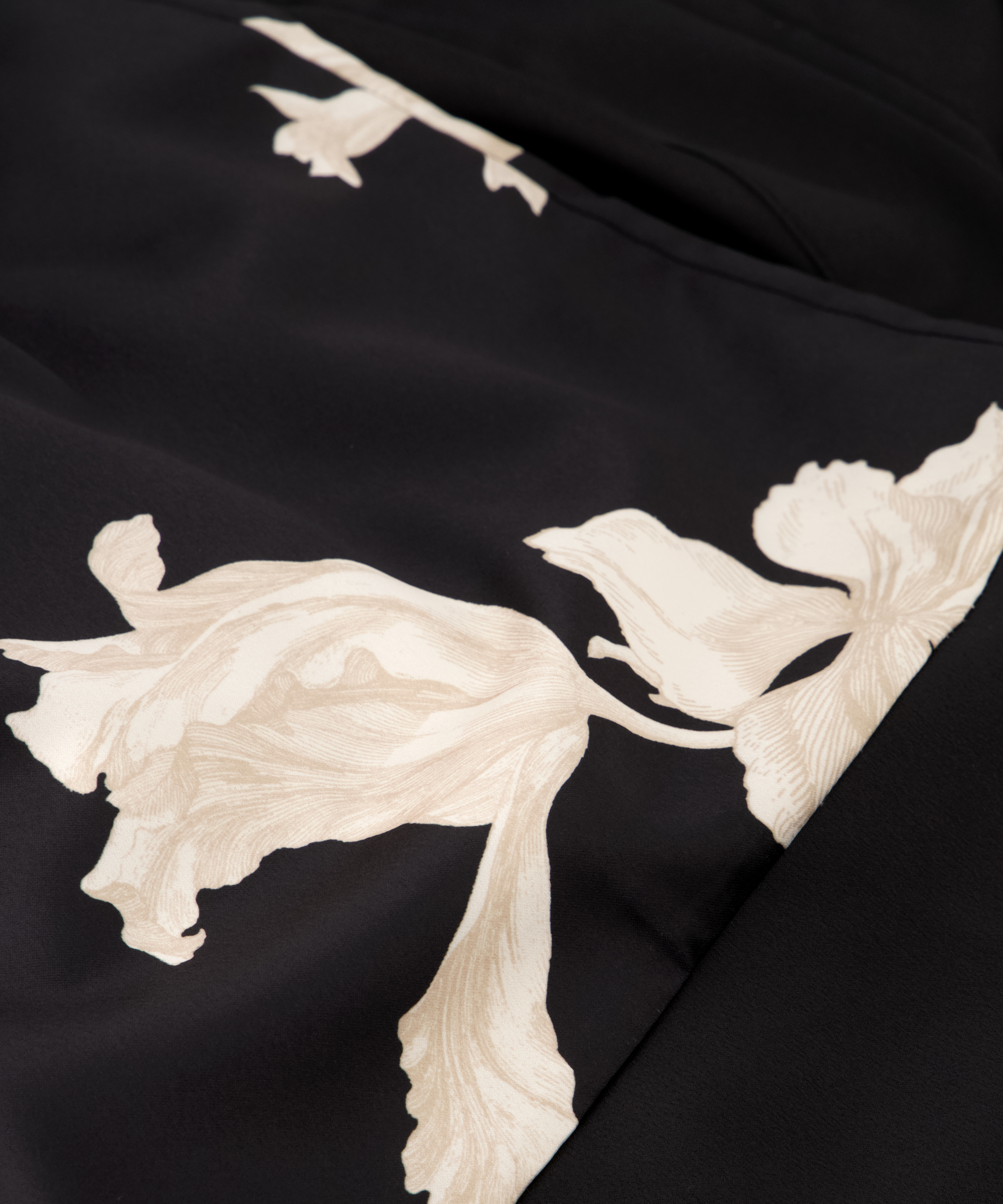 Kimono Satin Bloom, Noir, main