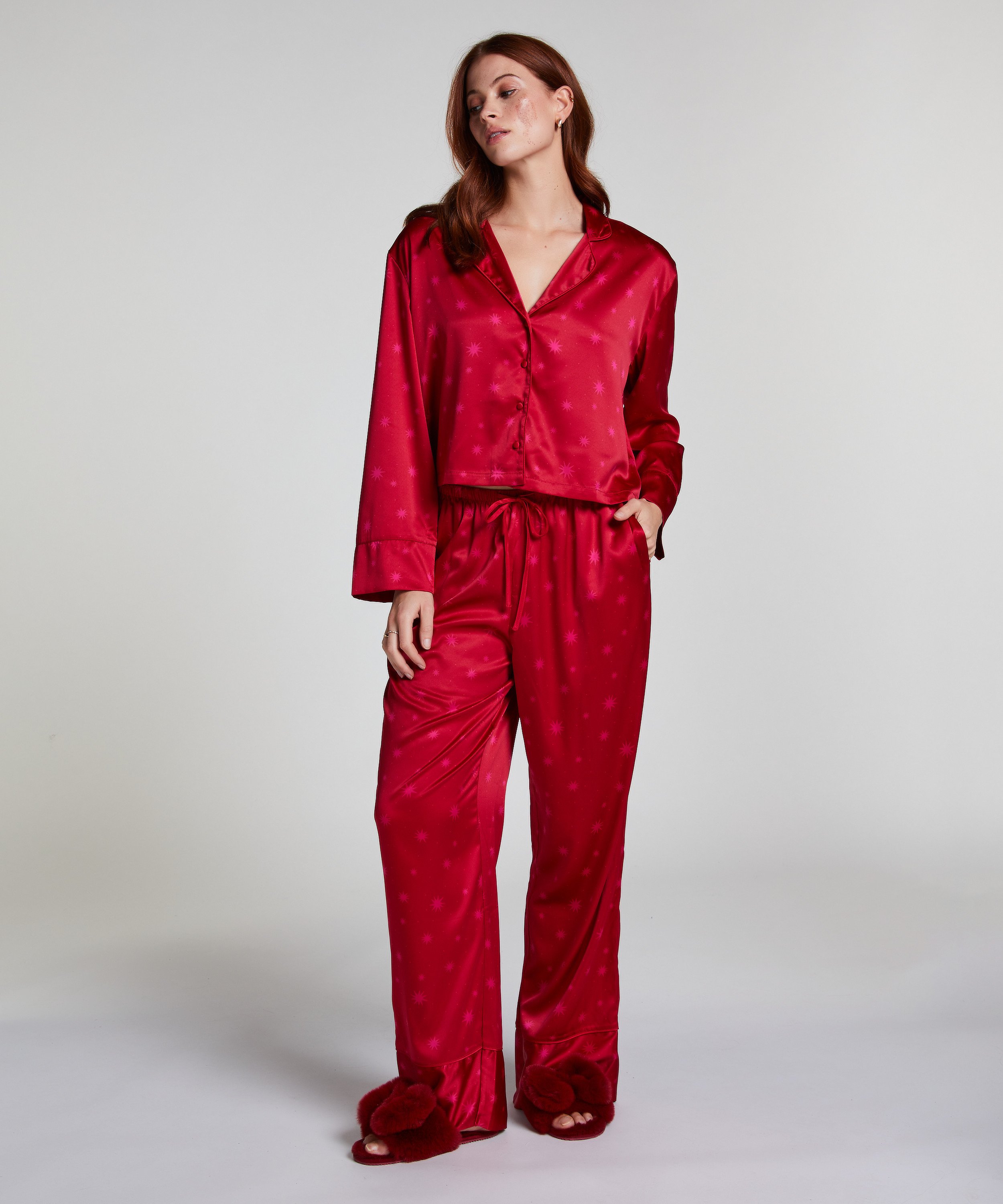 Pantalon Satin, Rouge, main