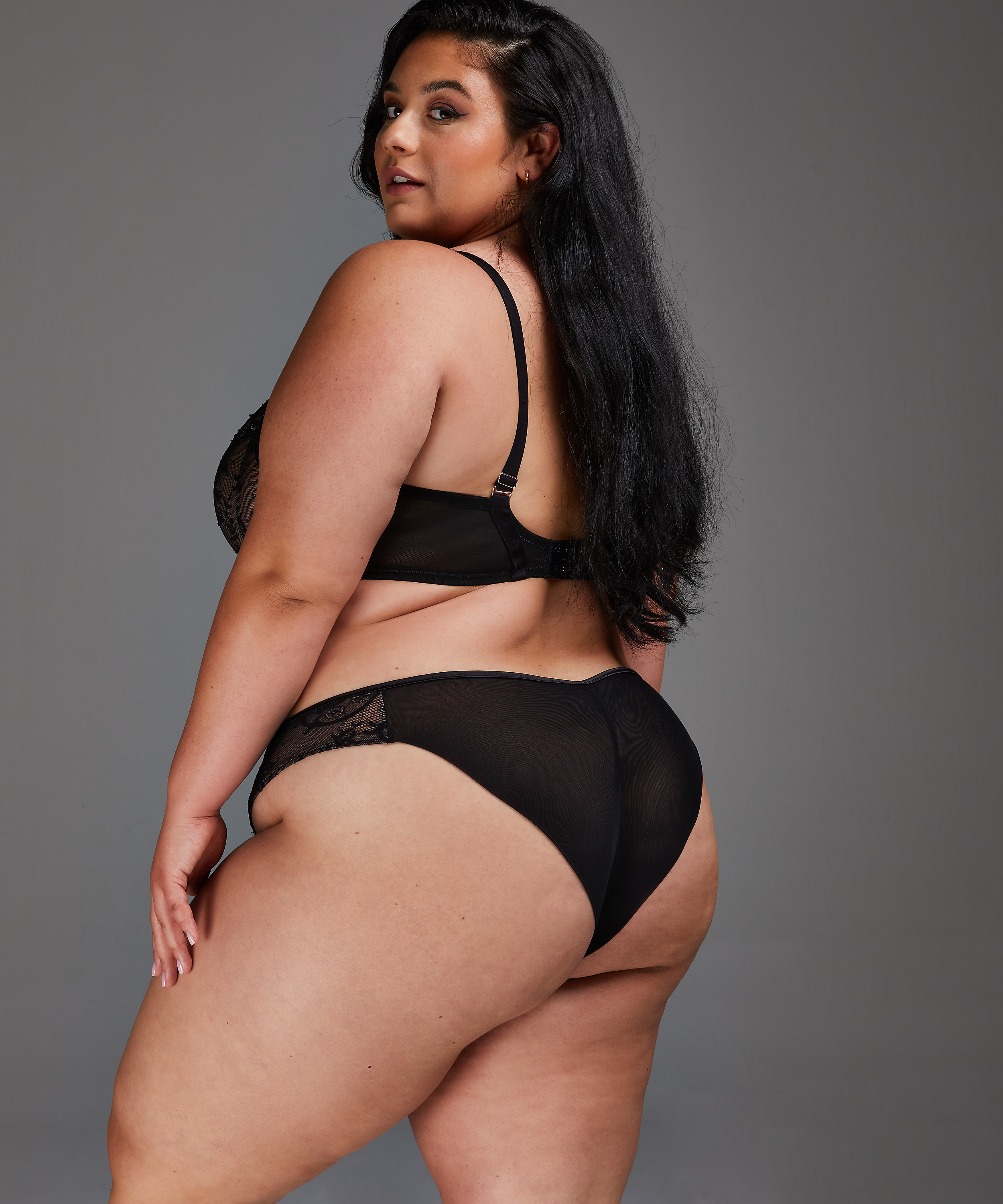 Soutien-gorge à armatures non-préformé Helena, Noir, main