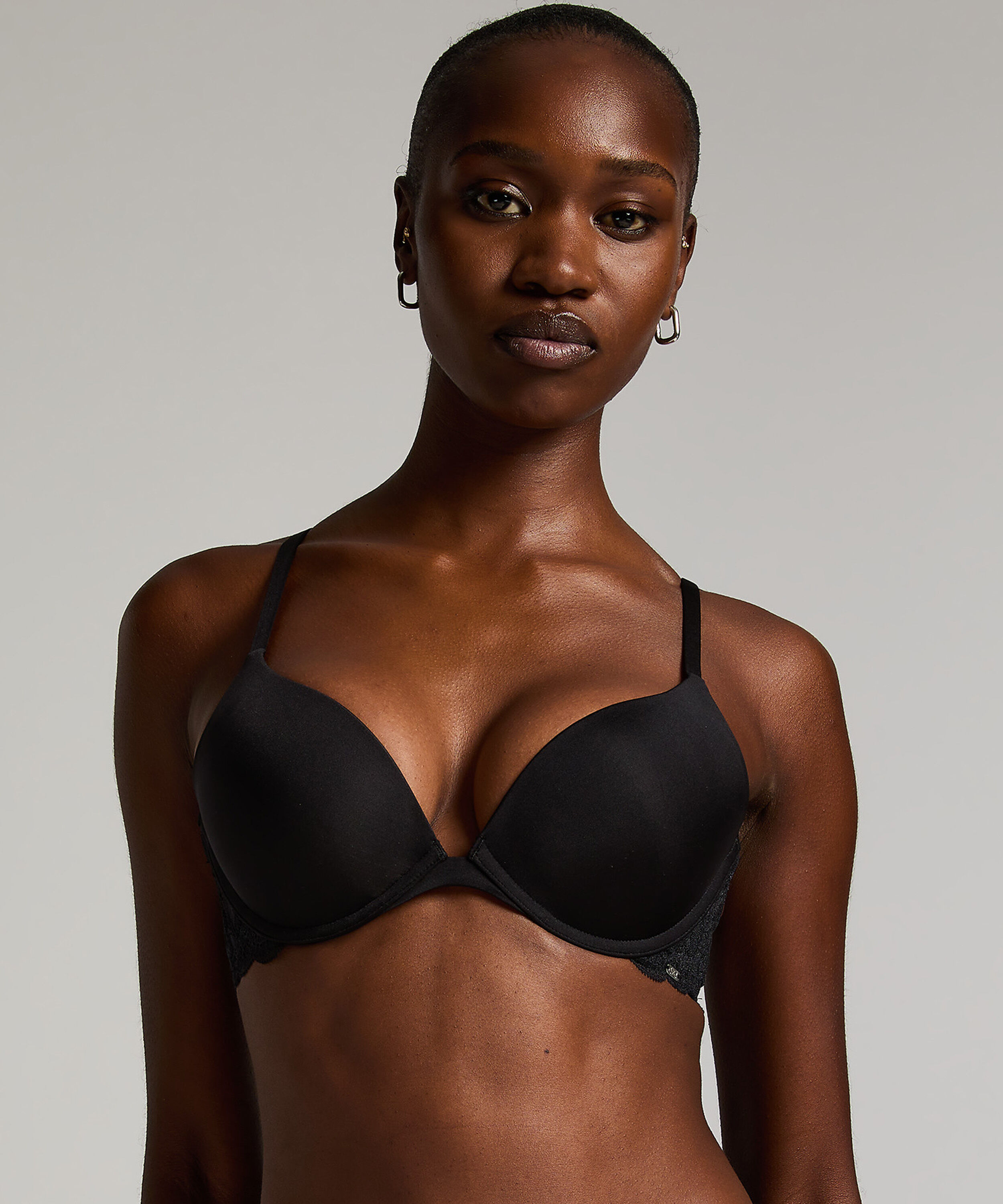 Soutien-gorge à armatures préformé push-up Angie, Noir