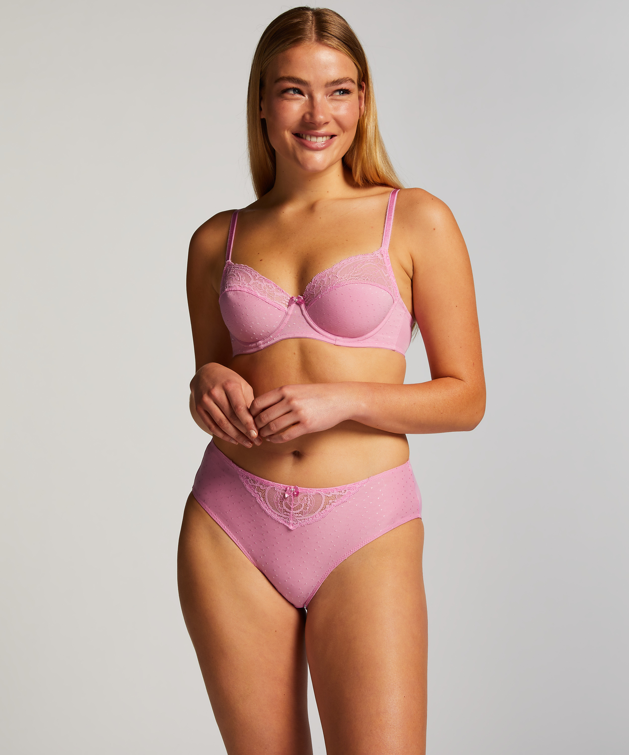 Soutien-gorge à armatures non-préformé Sophie, Rose, main