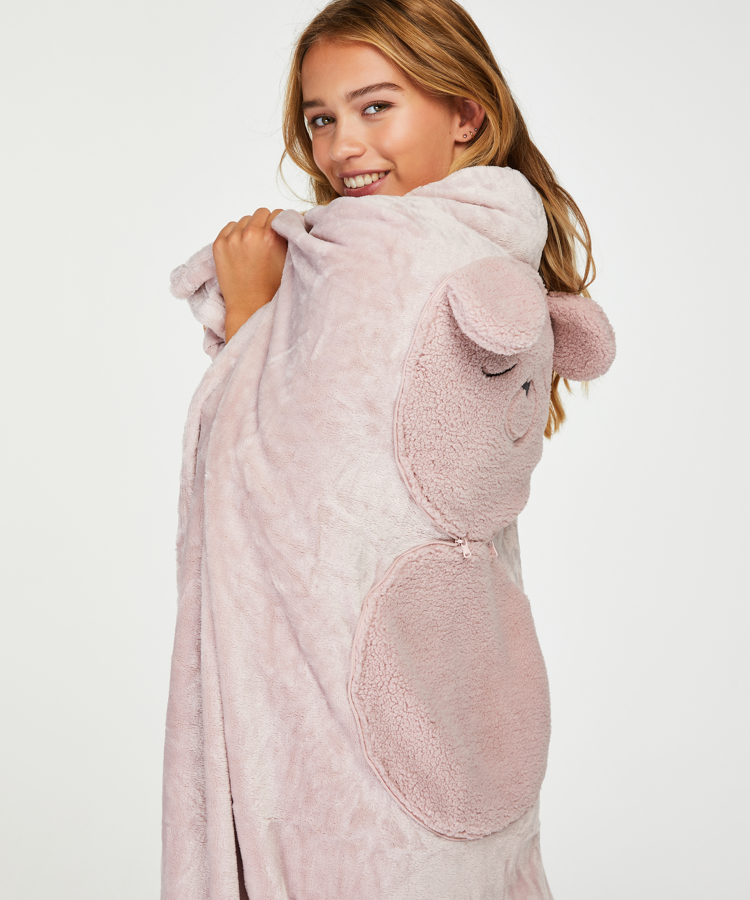 Couverture Cosy Bear, Violet, main