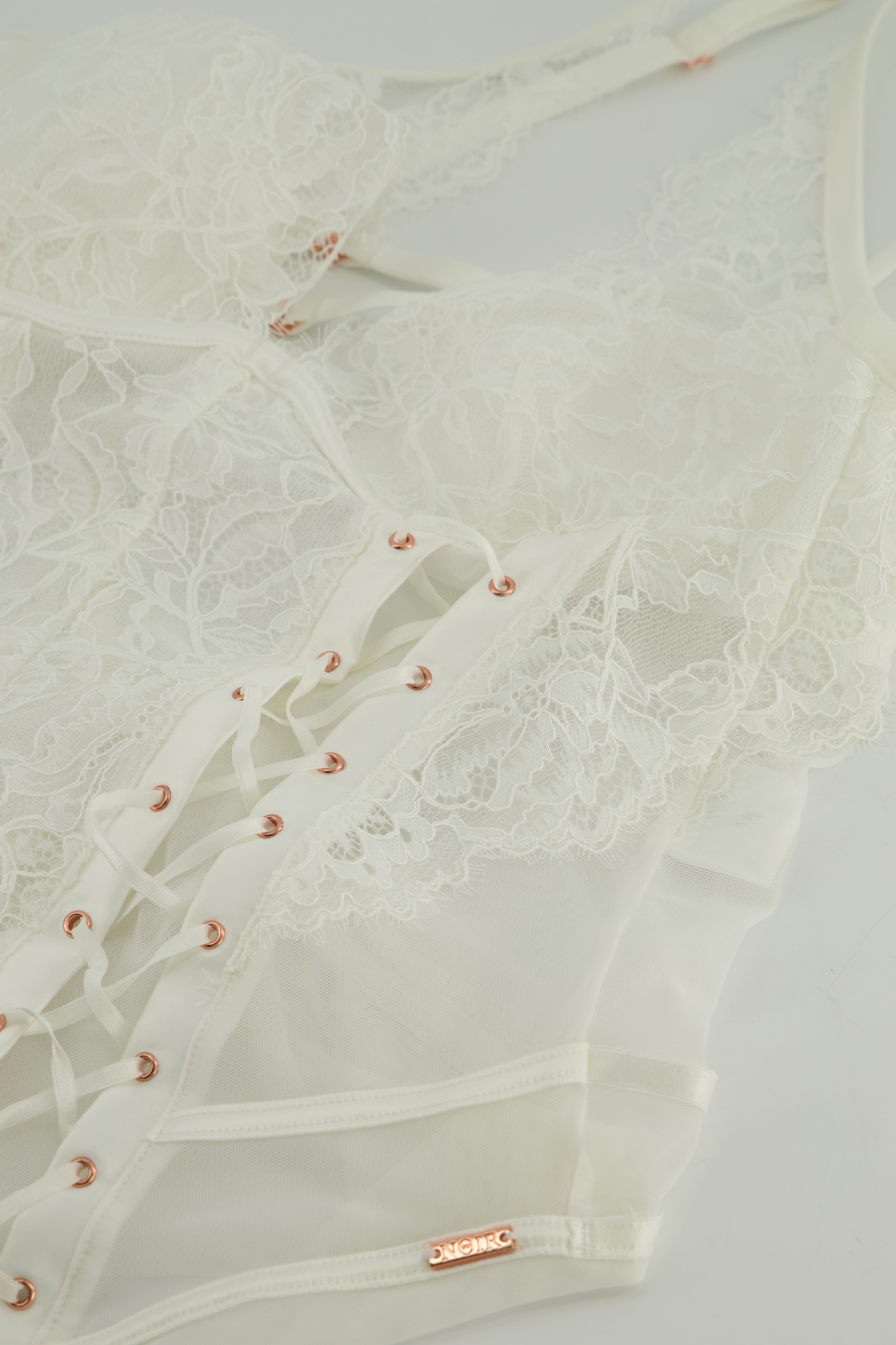 Body Daan, Blanc, main