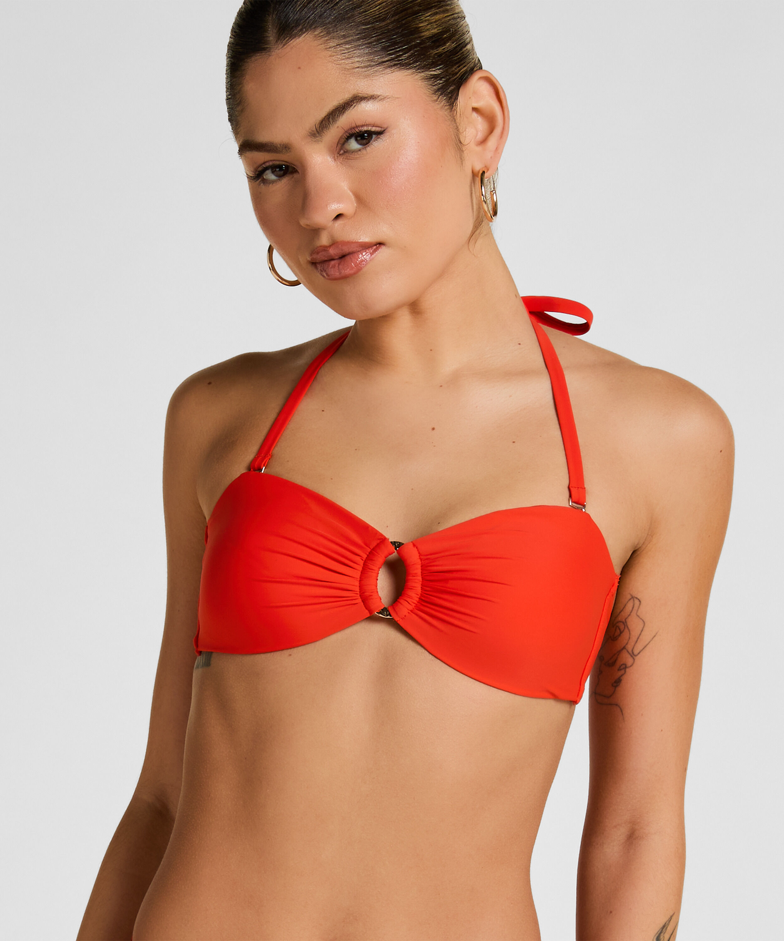 Haut de Bikini Bandeau Luxe avec Anneau, Rouge Haut de Bikini Bandeau Luxe avec Anneau, Rouge