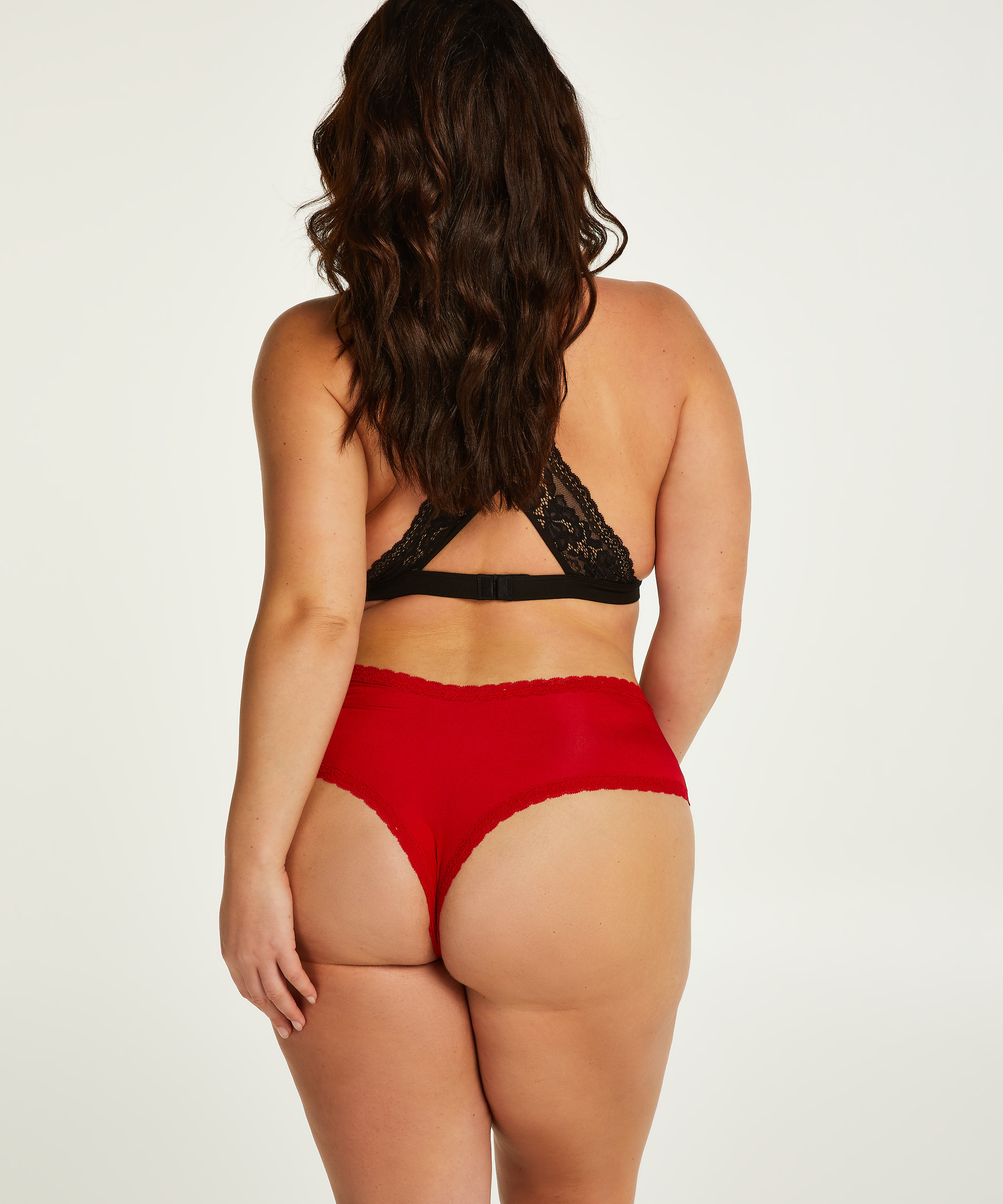 Slip brésilien en forme de V Vixen Curvy, Rouge, main