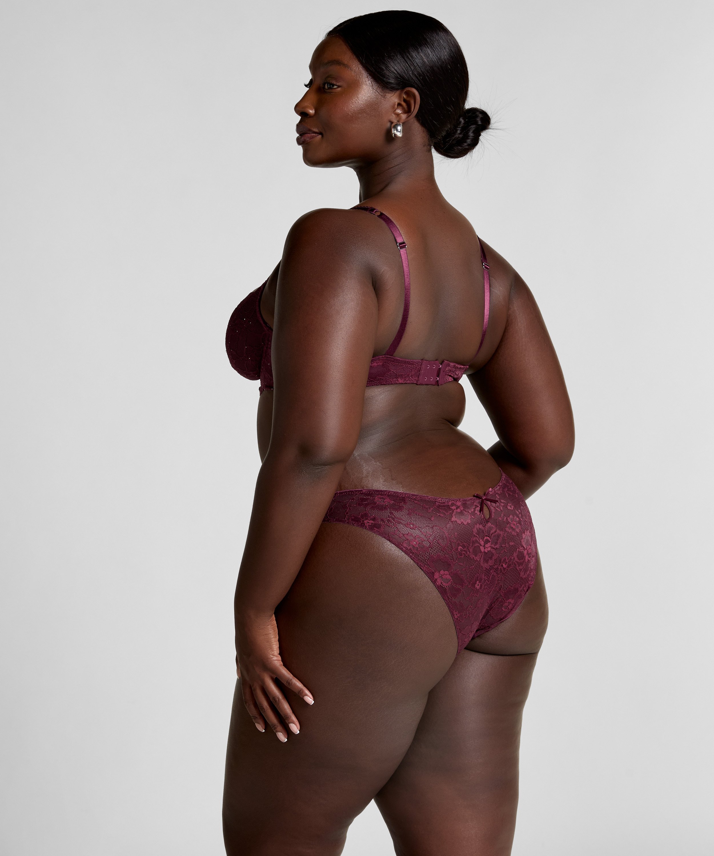 Soutien-gorge à armatures non-préformé Isadora, Rouge, main