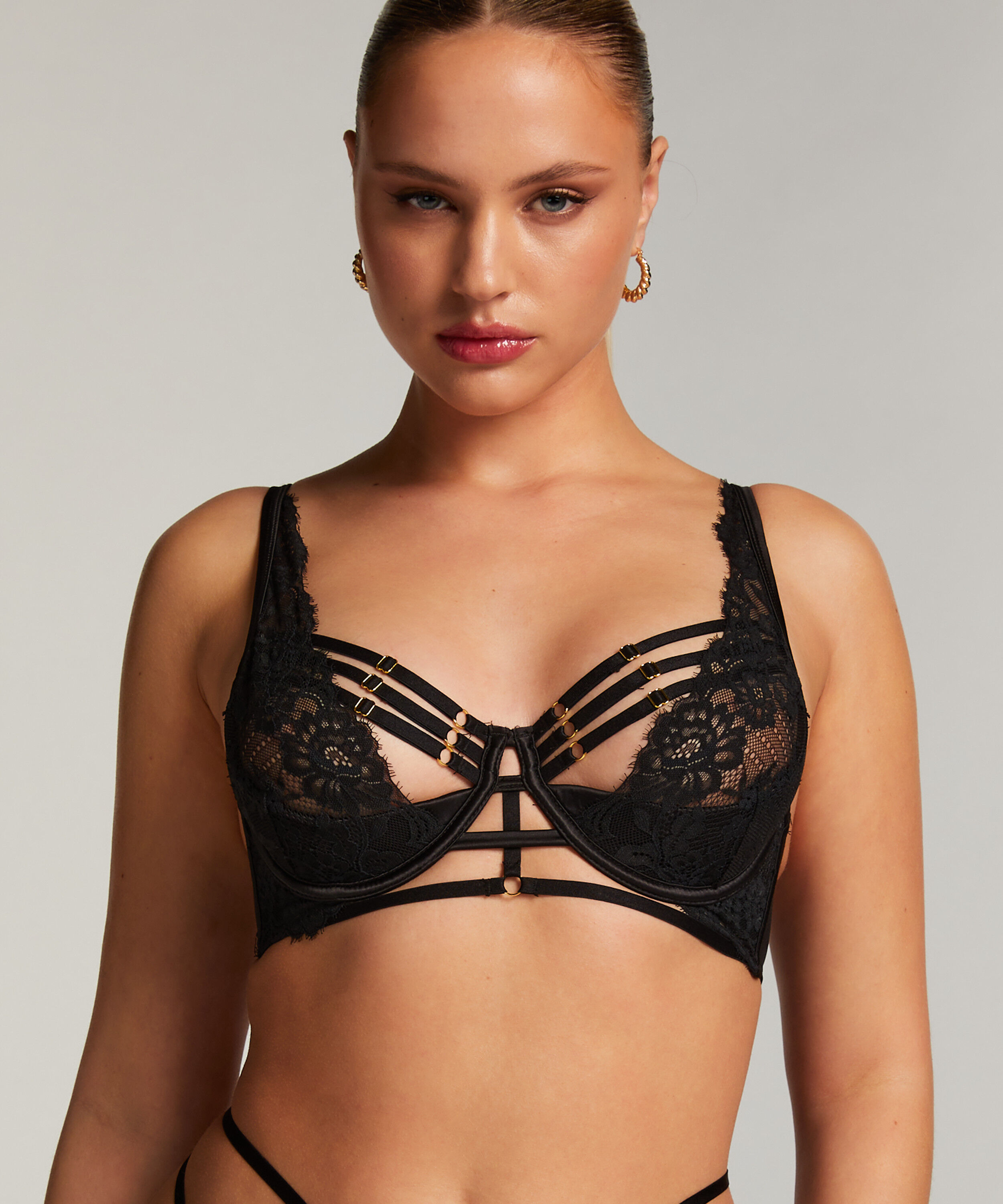 Soutien-gorge rembourré demi-bonnet à armatures longline Iggy, Noir Soutien-gorge rembourré demi-bonnet à armatures longline Iggy, Noir