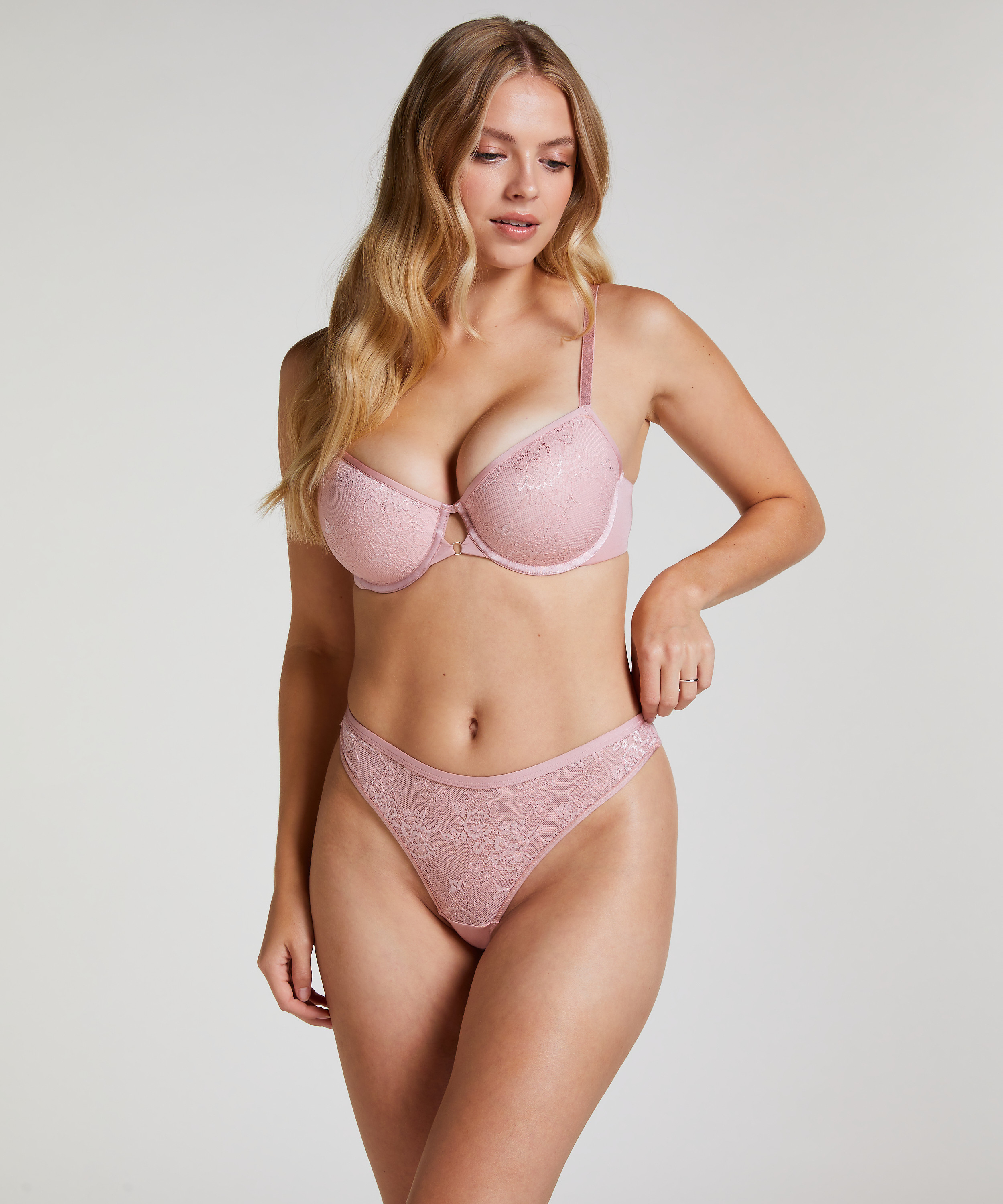 Soutien-gorge à armatures préformé Lea, Rose, main