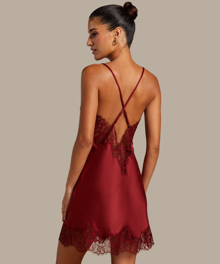 Déshabillé Valerie, Rouge