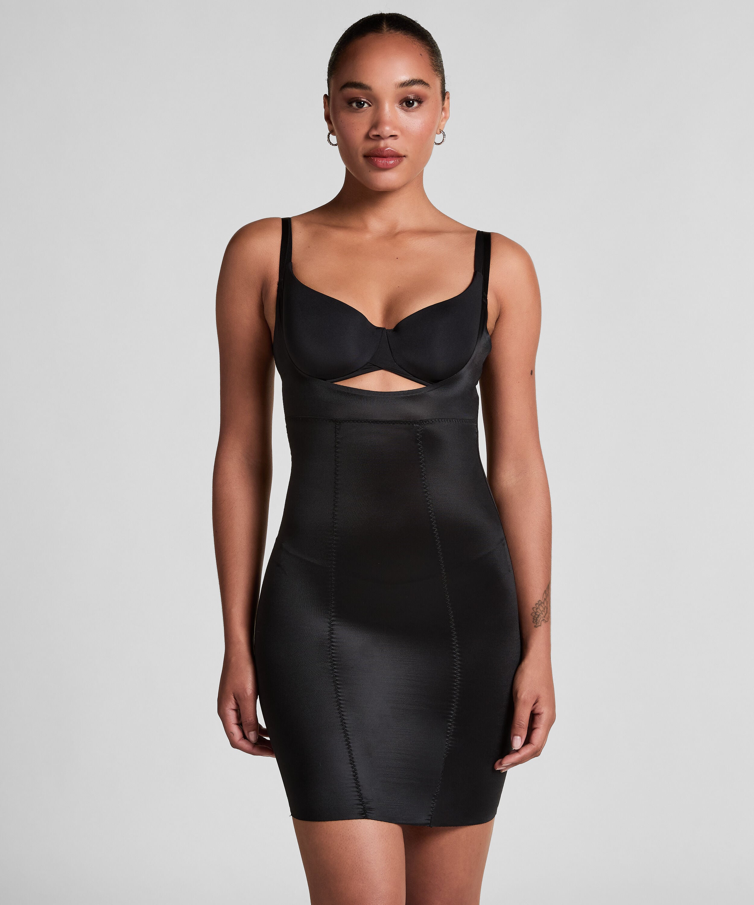 Robe sculptante en dentelle scuba, Noir Robe sculptante en dentelle scuba, Noir