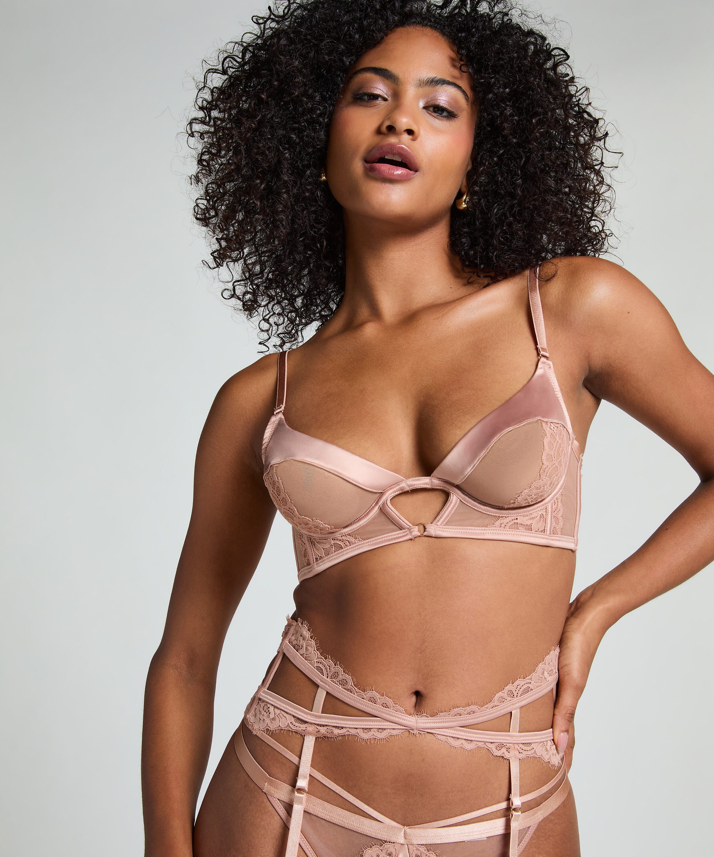Soutien-gorge à armatures non-préformé longline Nisha, Beige