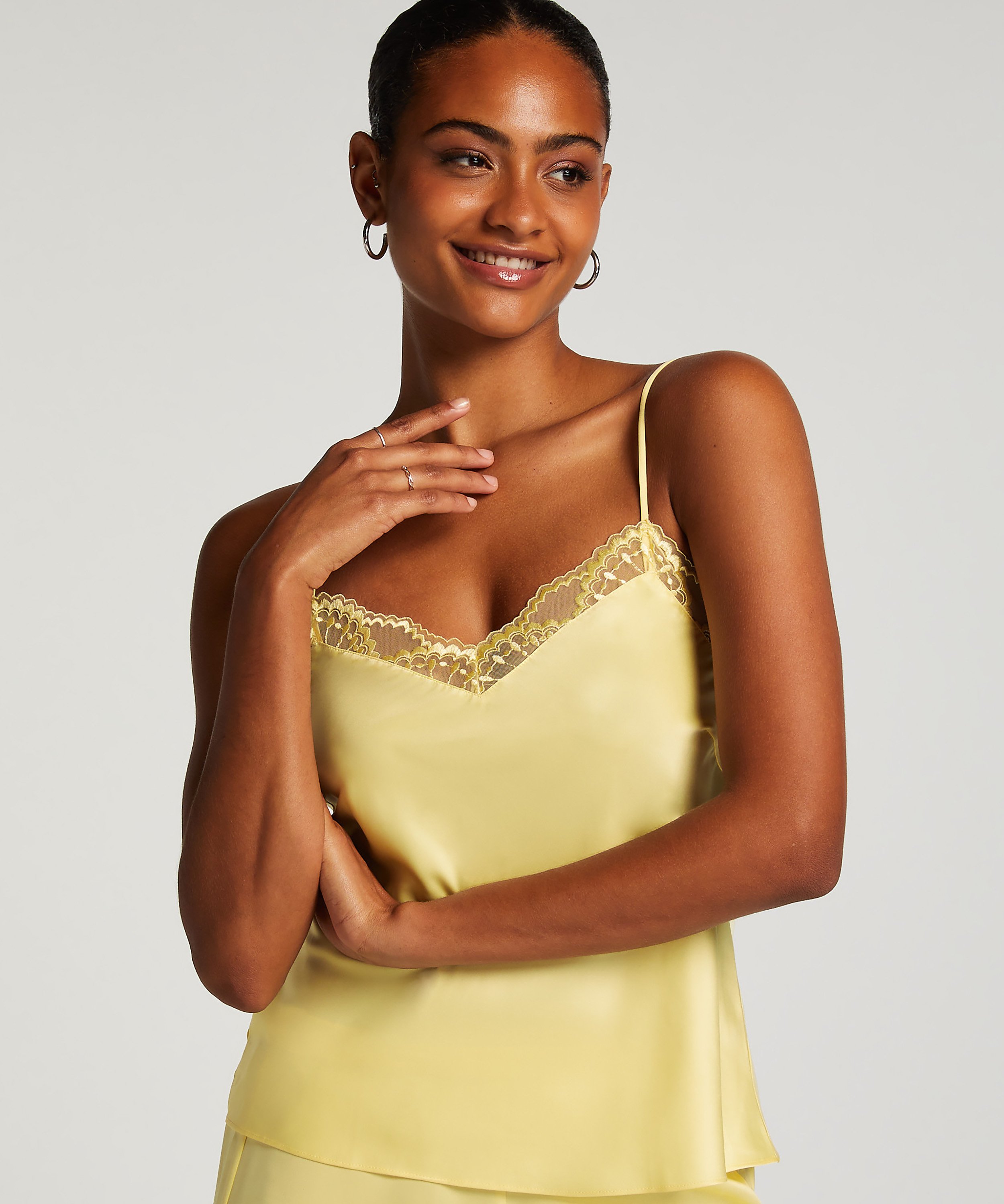 Haut de camisole Satin Dentelle, Jaune, main
