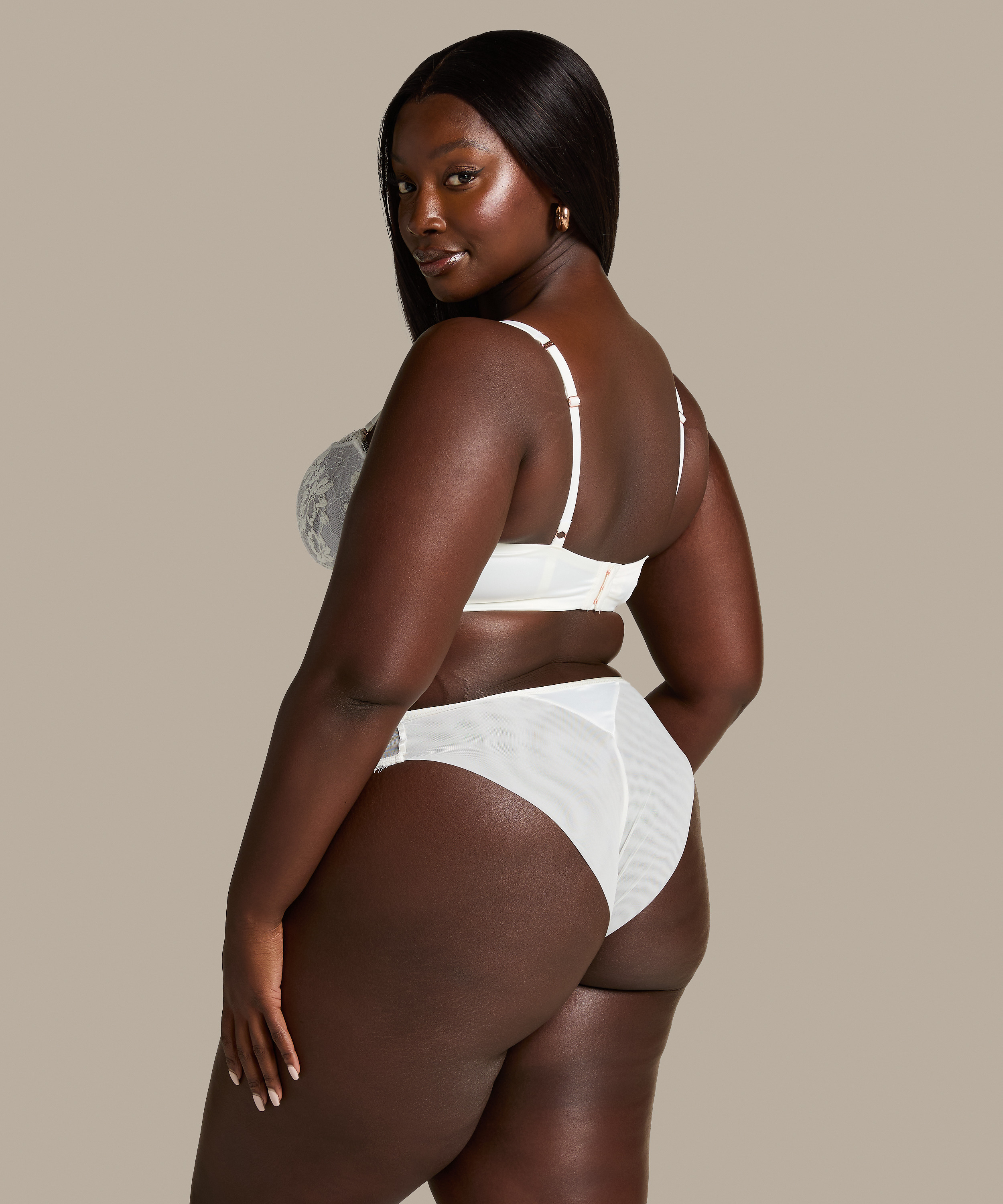 Soutien-gorge à armatures non préformé longline Tiah, Blanc, main