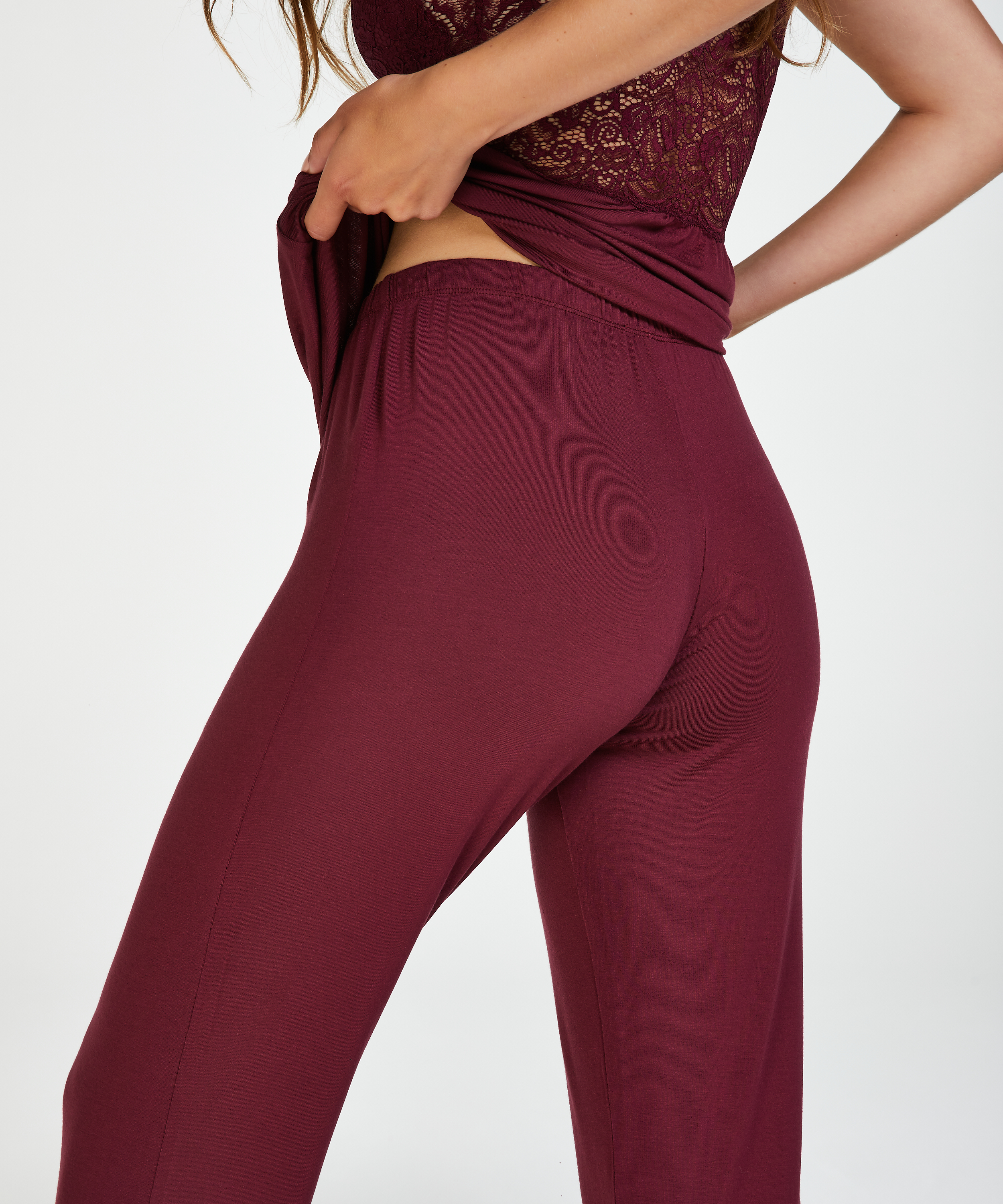 Tenue de pyjama Vera Lace, Rouge, main