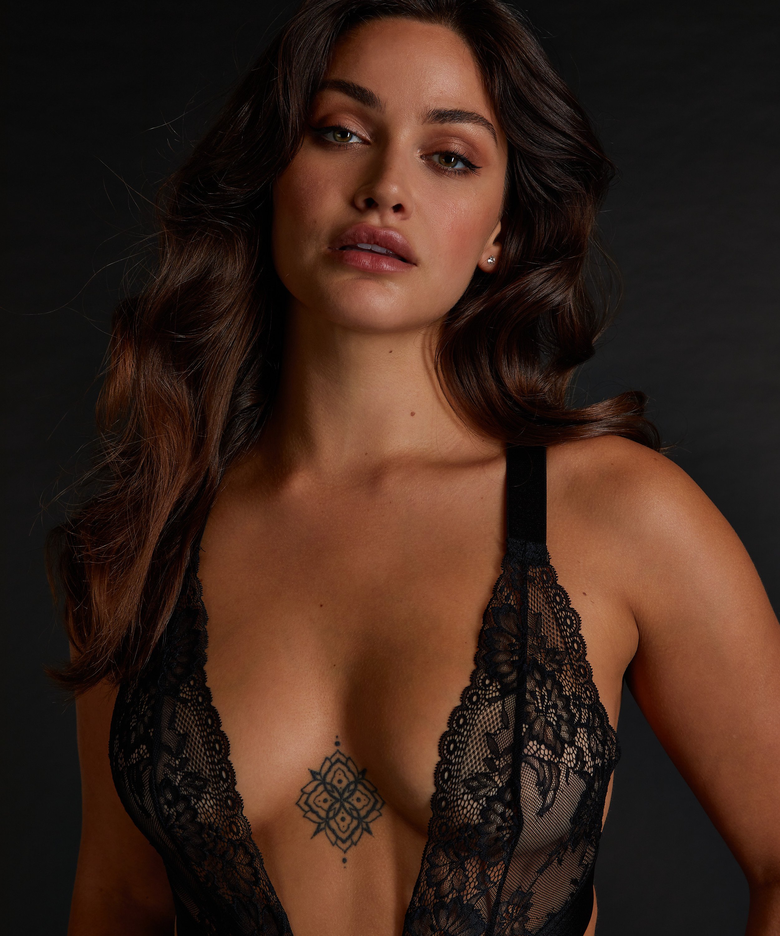 Body Clementine, Noir, main