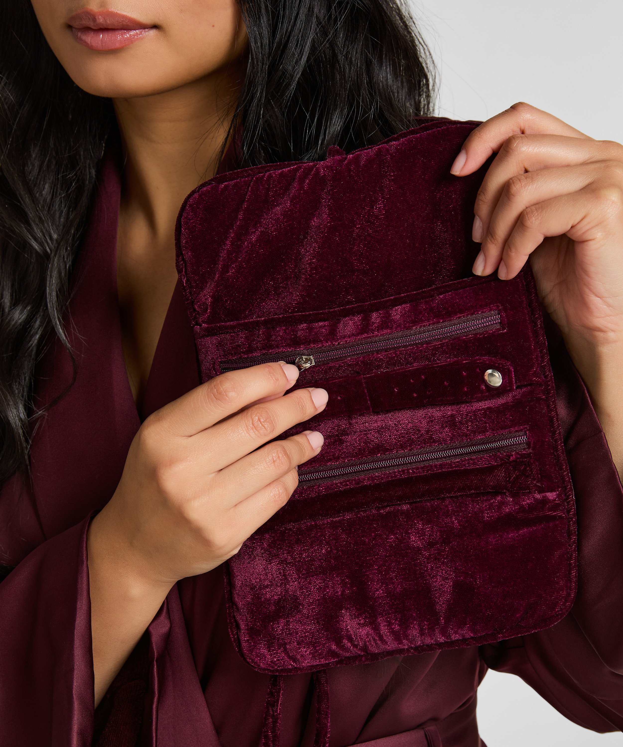 Pochette perlée pour bijoux, Violet, main