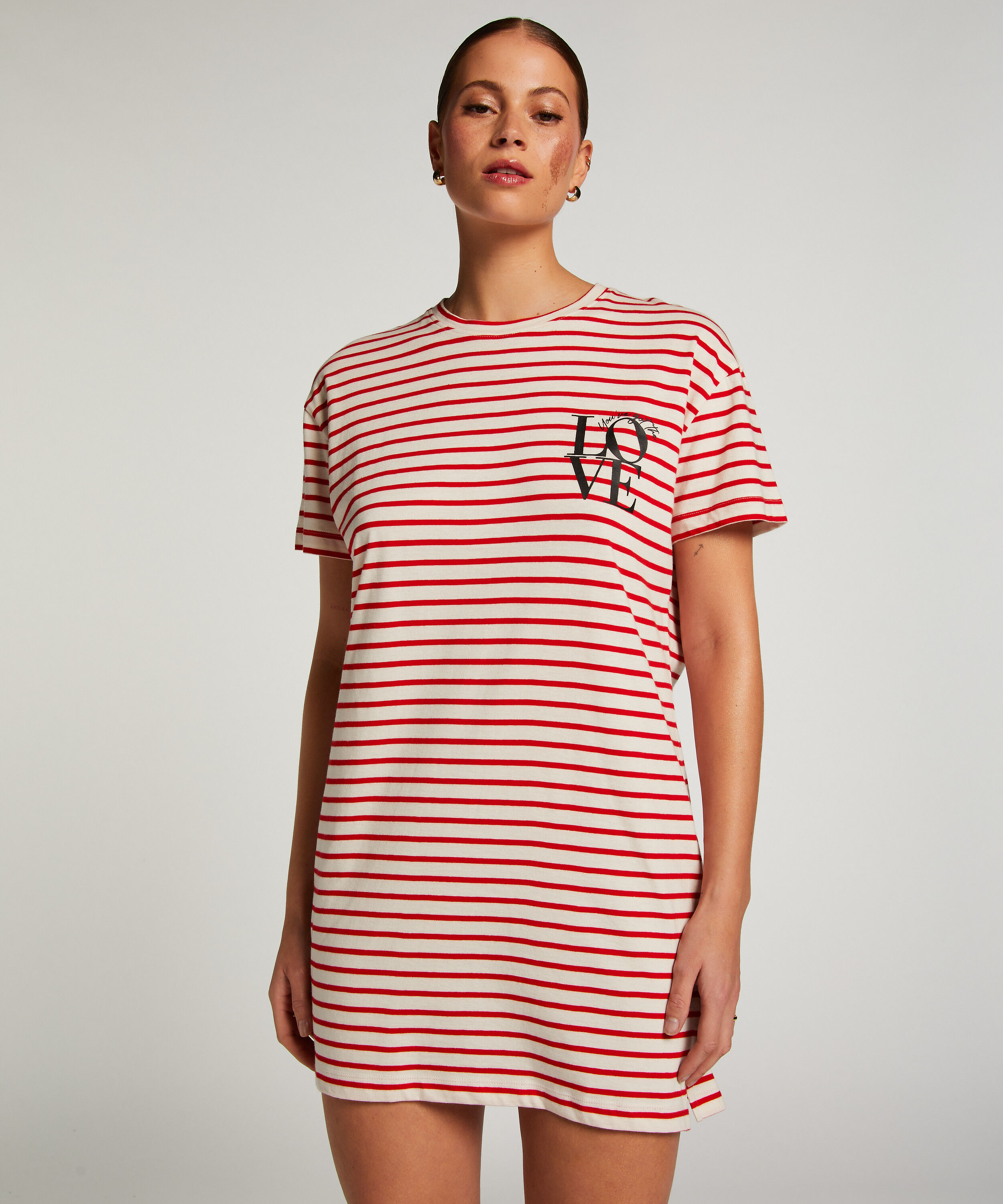 Chemise de nuit à col rond, Rouge