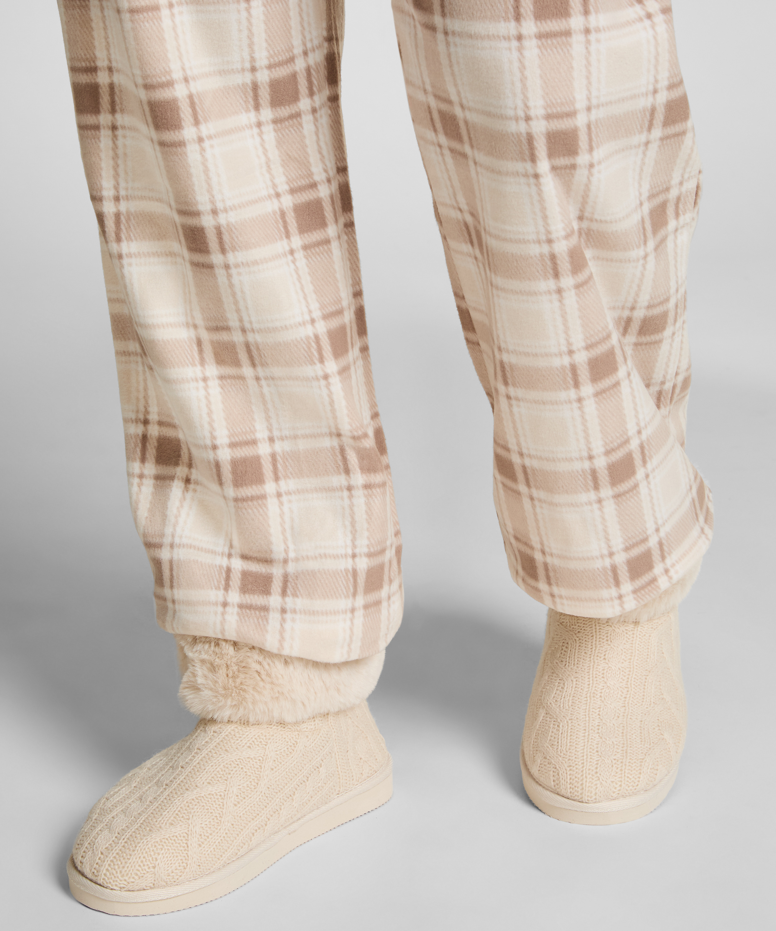 Pantoufles Saar, Blanc, main