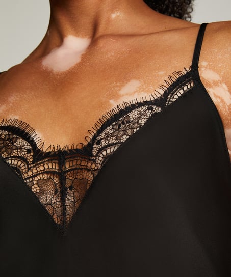 Nuisette Satin, Noir