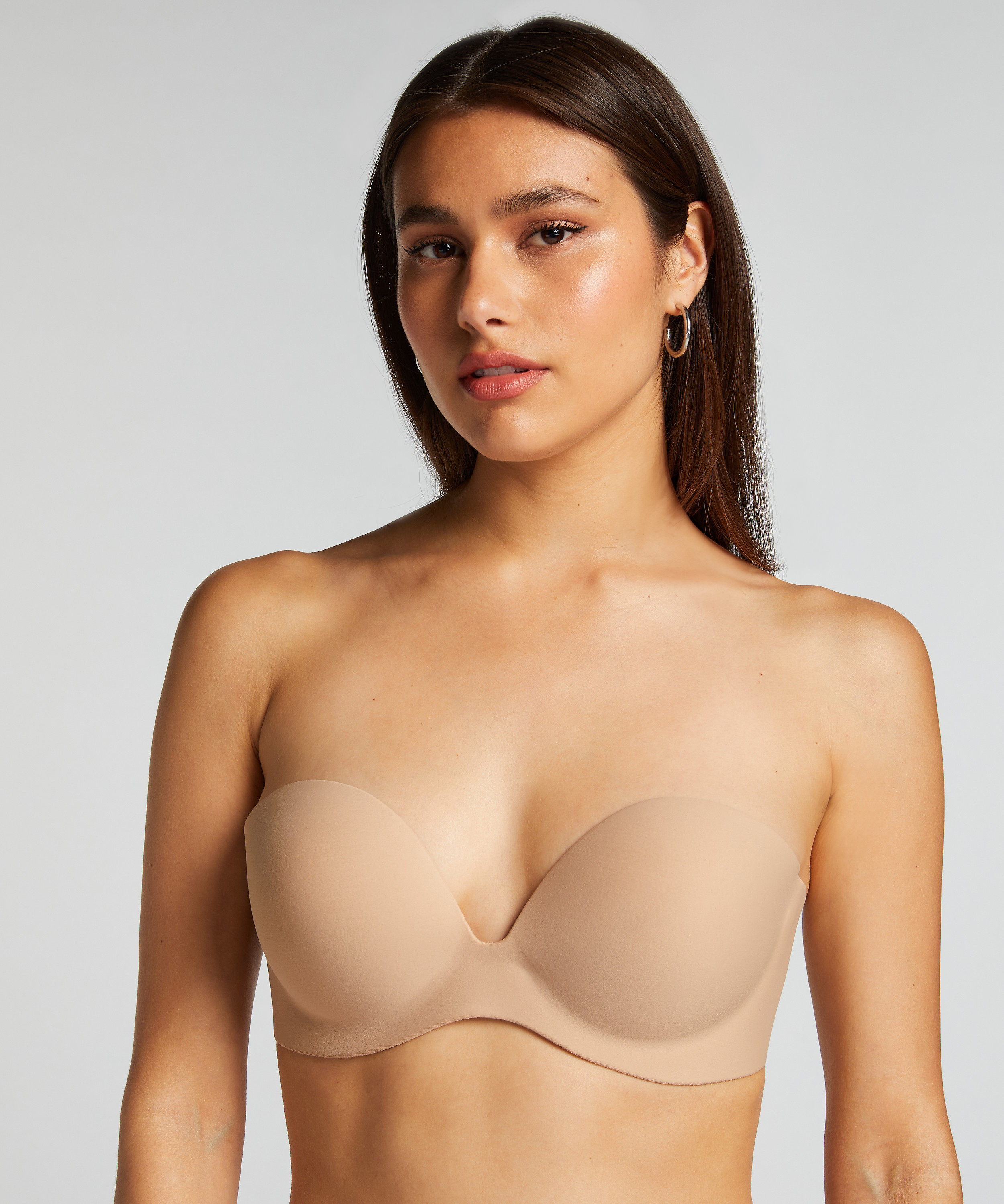 Soutien-gorge adhésif, Beige, main