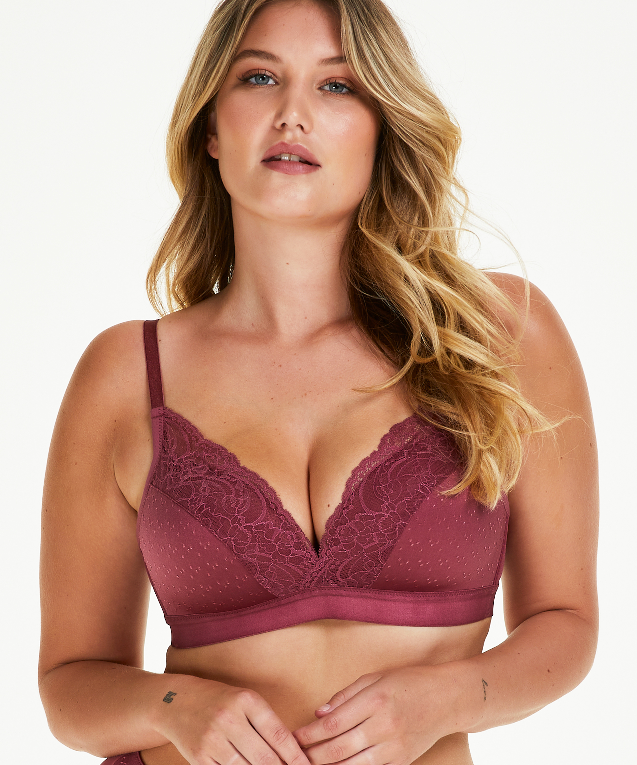 Soutien-gorge sans armatures préformé Sophie, Rouge, main