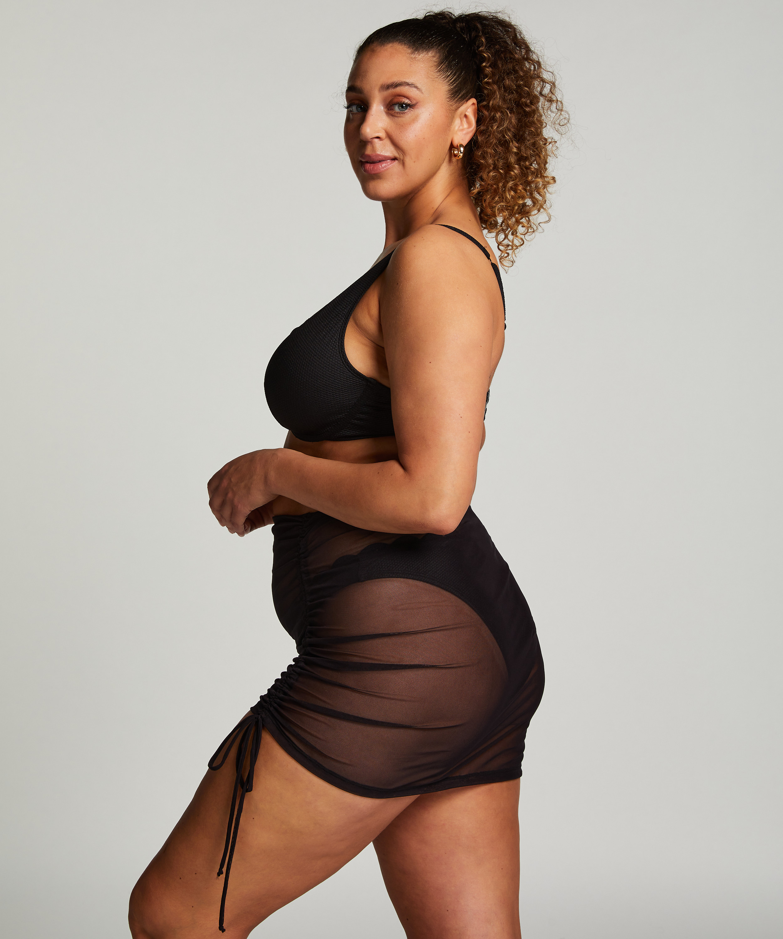 Jupe de plage, Noir, main