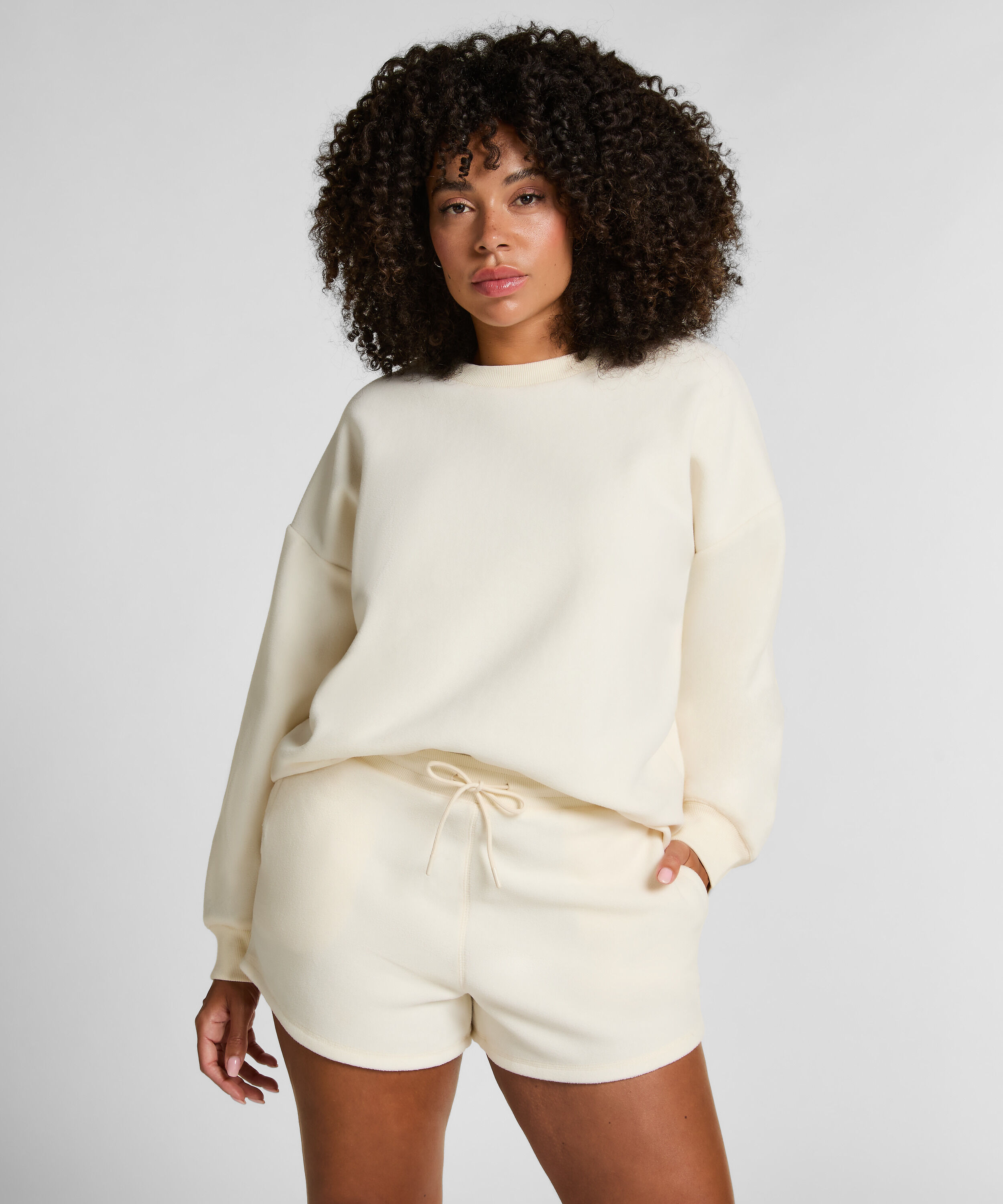 Short en polaire sportive