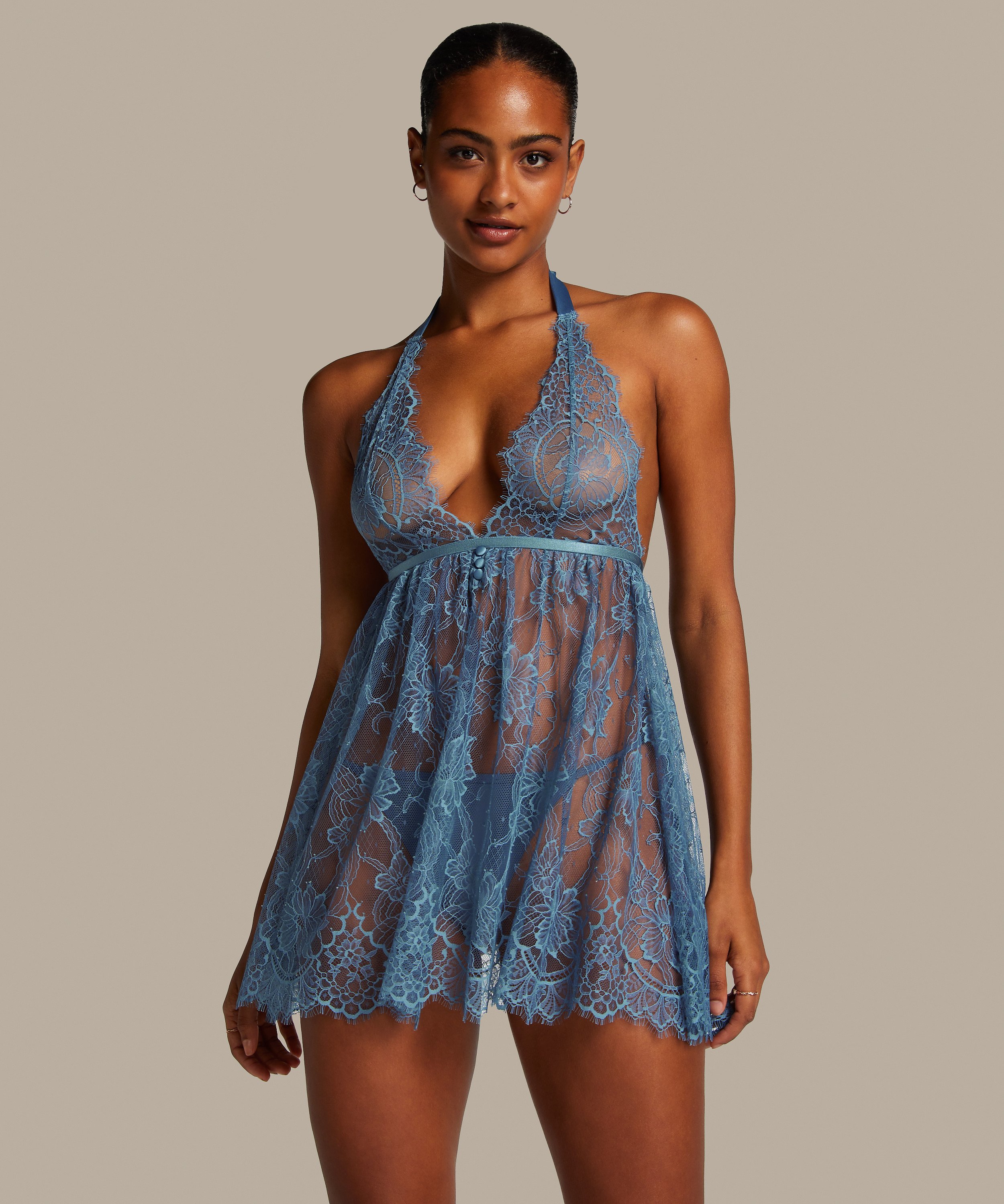 Nuisette Magdalena, Bleu, main