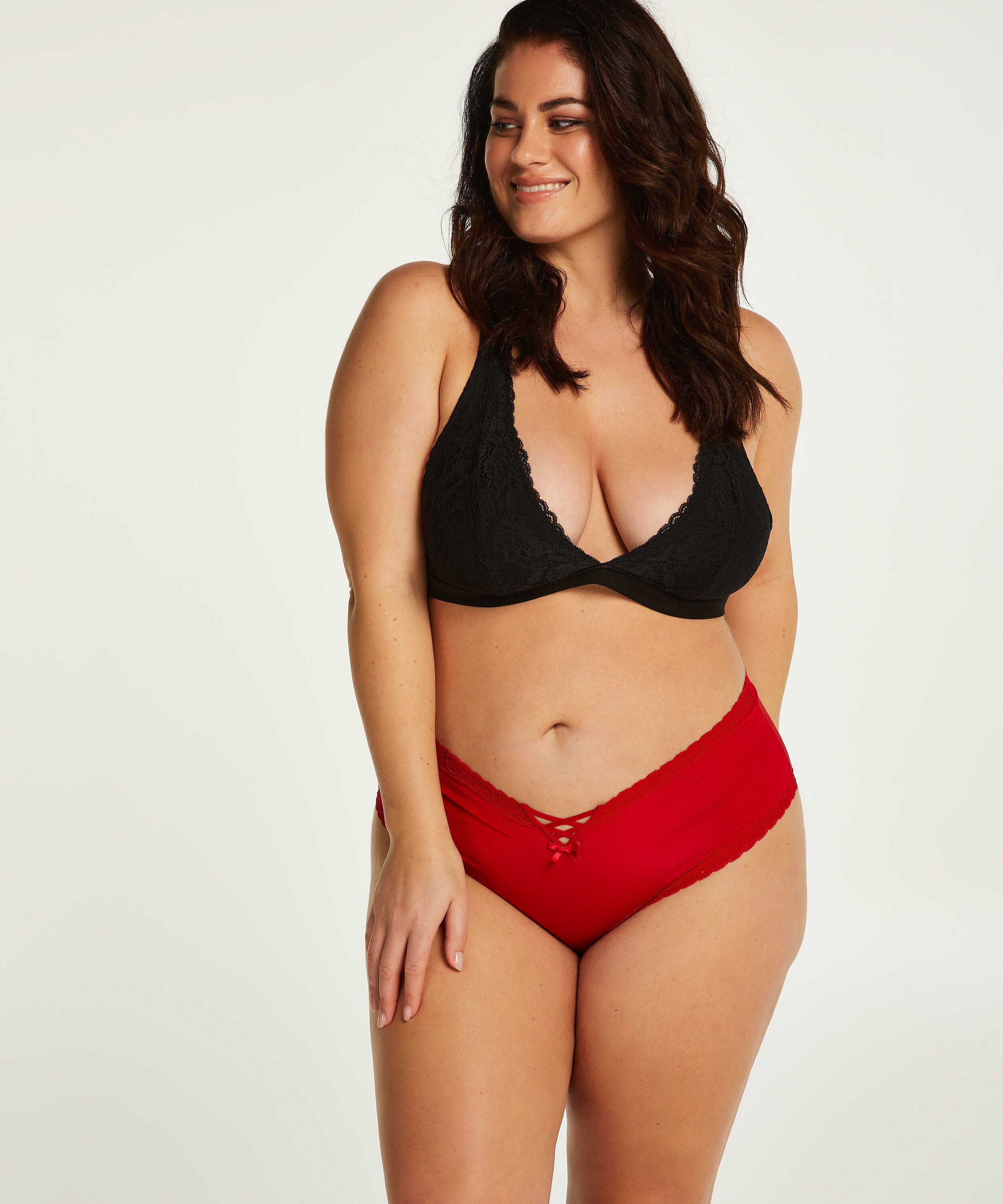Slip brésilien en forme de V Vixen Curvy, Rouge Slip brésilien en forme de V Vixen Curvy, Rouge