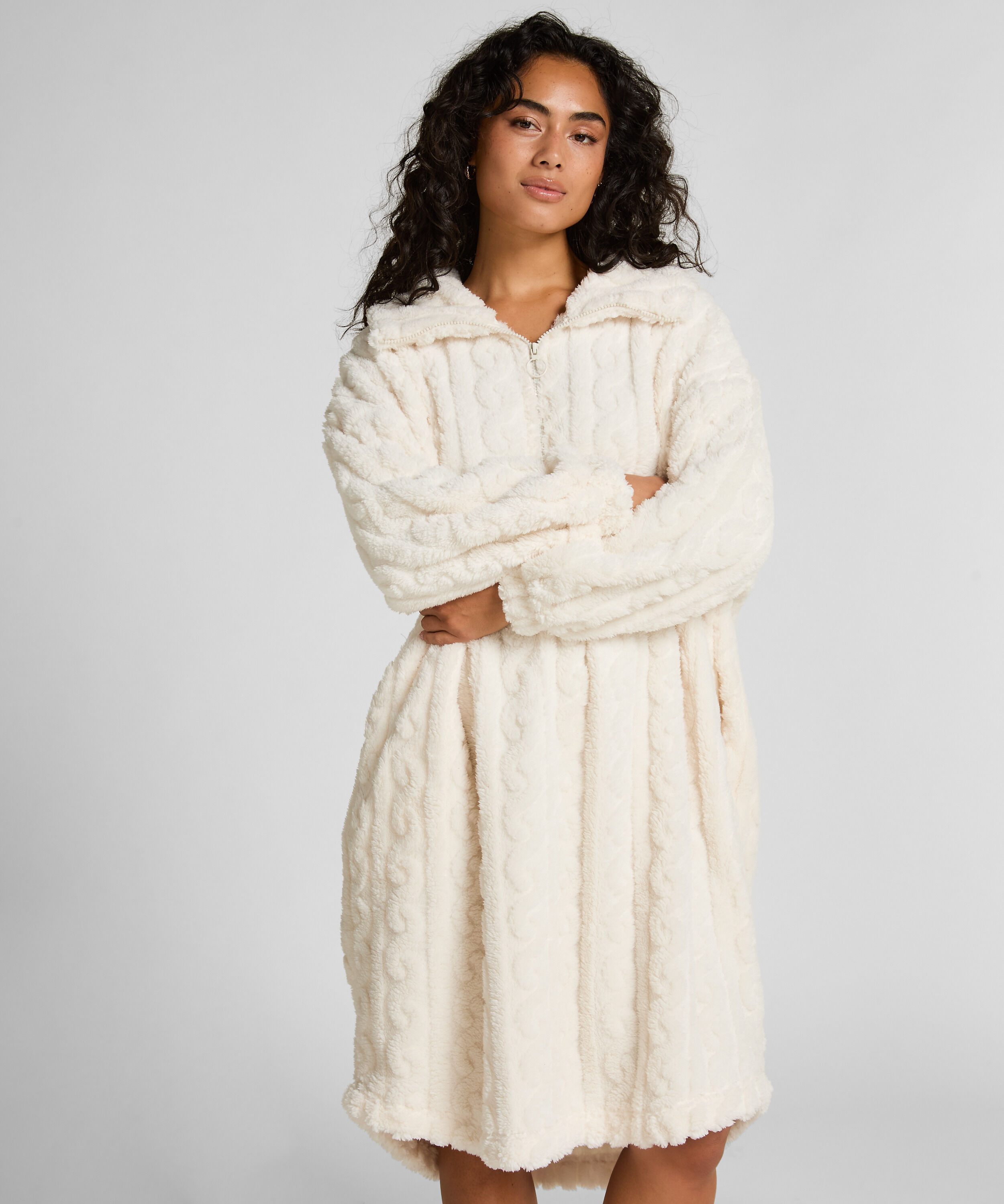Poncho en Polaire Tricot à Câbles, Blanc Poncho en Polaire Tricot à Câbles, Blanc