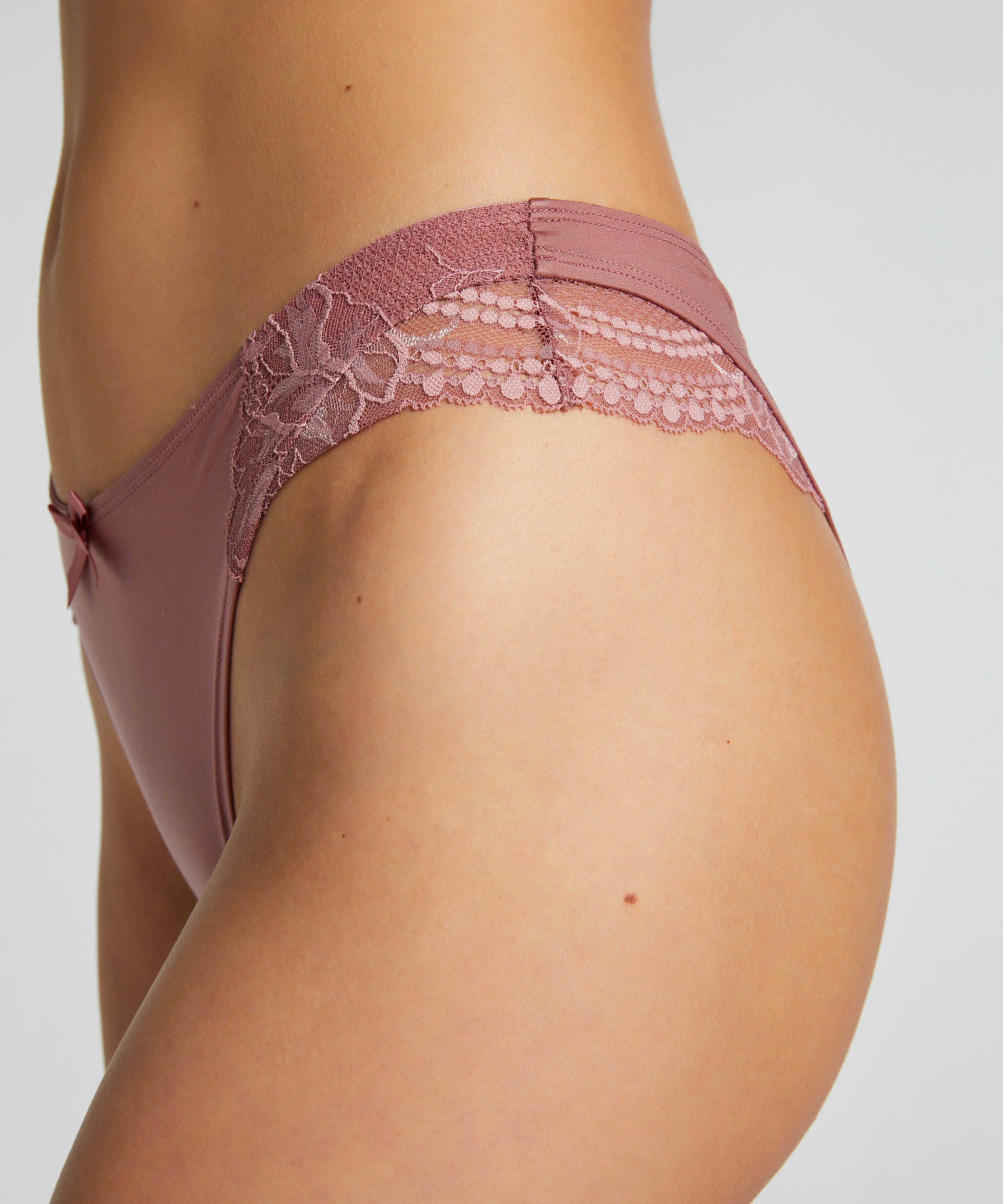 Slip brésilien Lycke, Rose, main